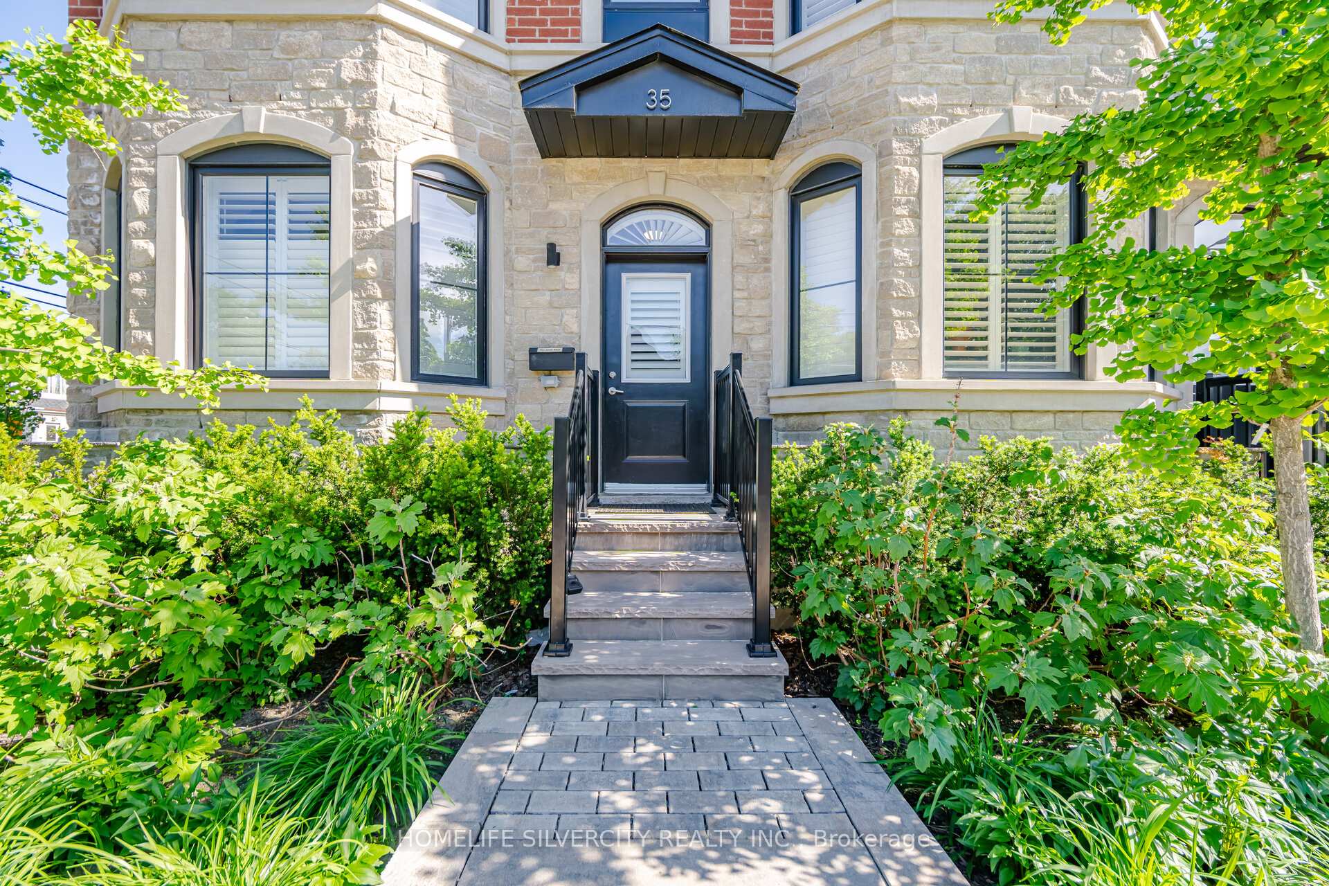 35 Somers Avenue 1, Toronto, ON M4J 1W2