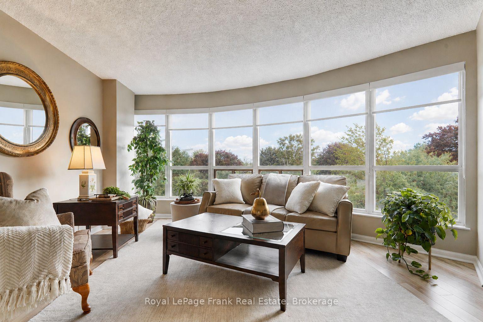 712 Rossland Road E 307, Whitby, ON L1N 9E8