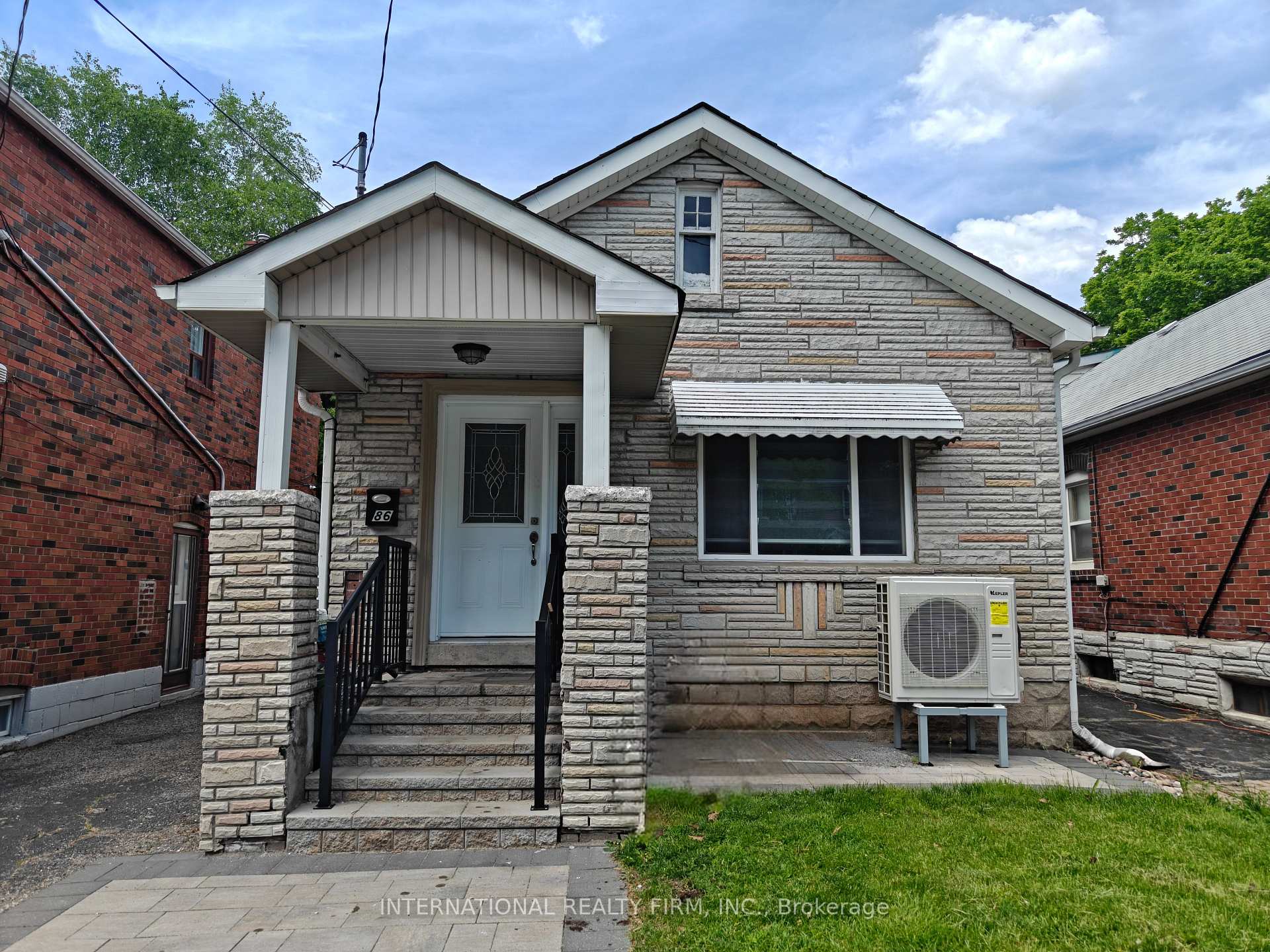 86 Patterson Avenue, Toronto, ON M1L 3Y4