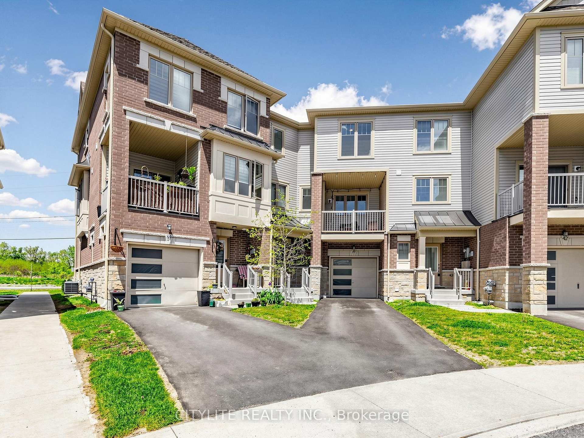38 Ambereen Place, Clarington, ON L1C 7H5