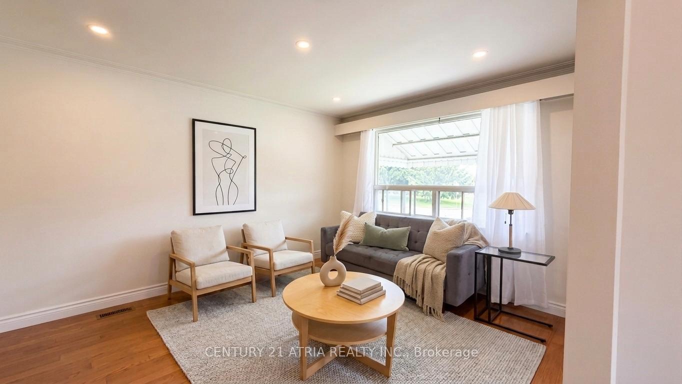 115 Ellington Drive, Toronto E04, ON M1R 3Y2