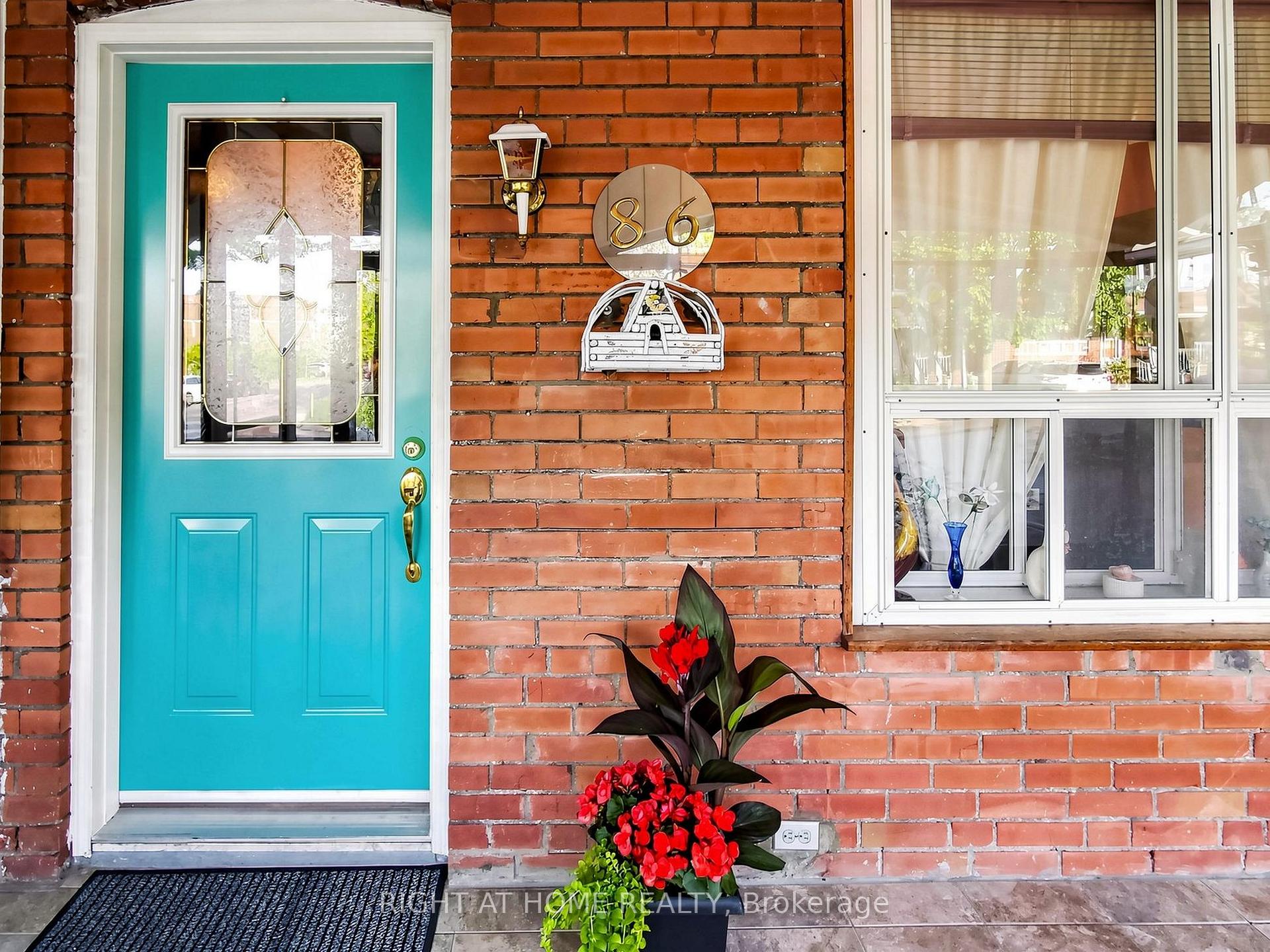 86 Caithness Avenue, Toronto E03, ON M4J 3Y1
