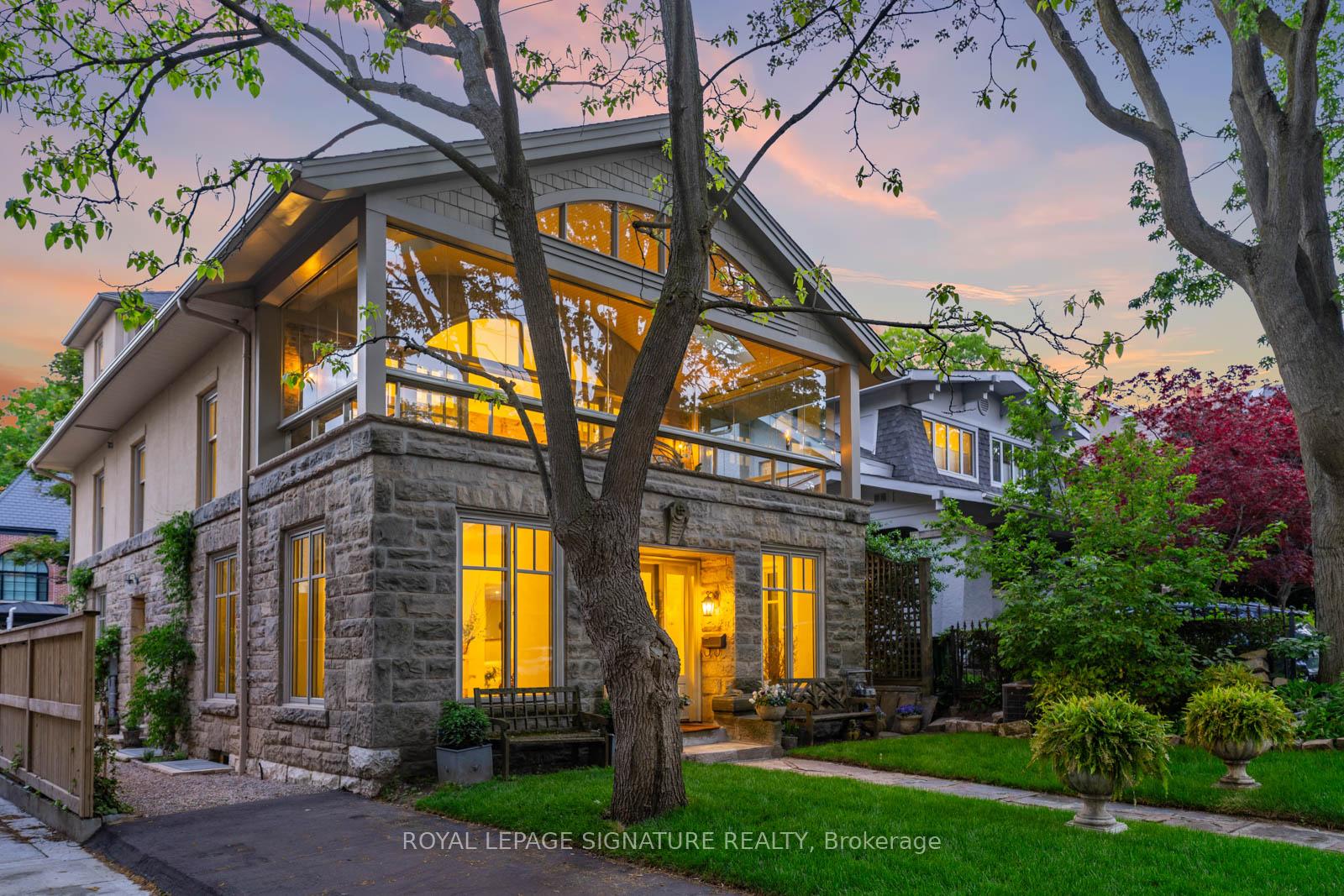 4 Neville Park Boulevard, Toronto, ON M4E 3P6