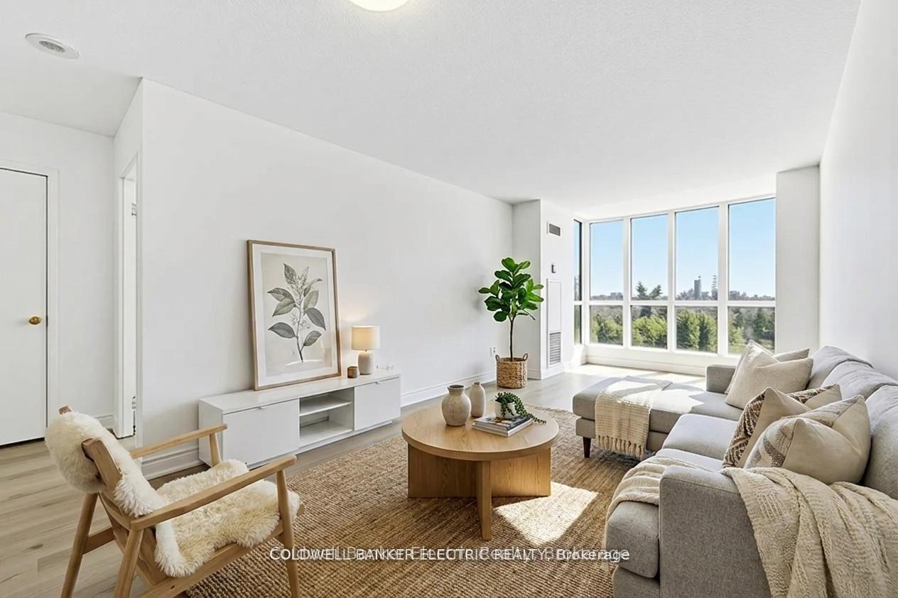 2550 Lawrence Avenue E 815, Toronto, ON M1P 4Z3