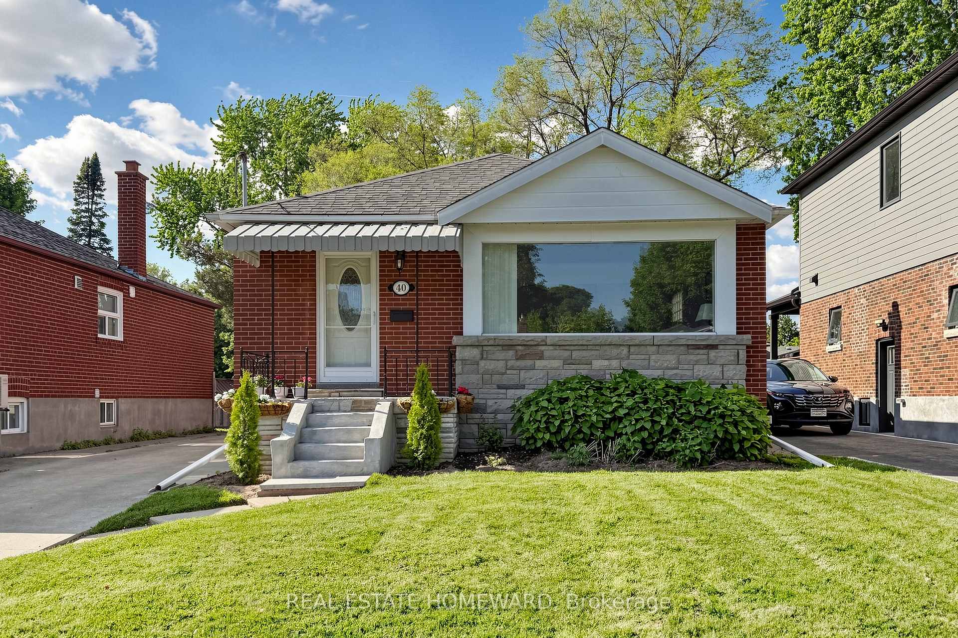 40 Donora Drive, Toronto, ON M4B 1B5