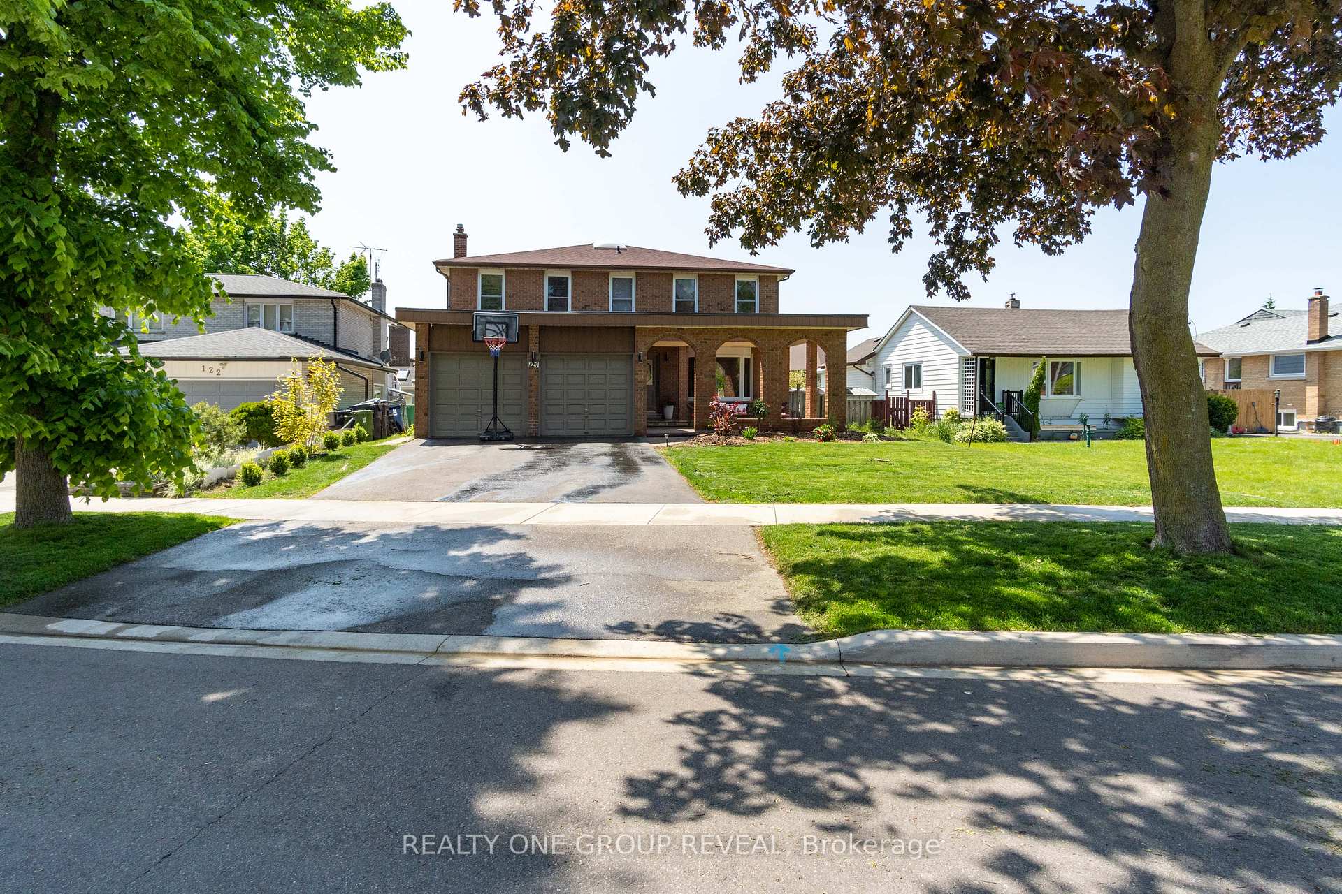 124 Bathgate Drive, Toronto, ON M1C 1T5