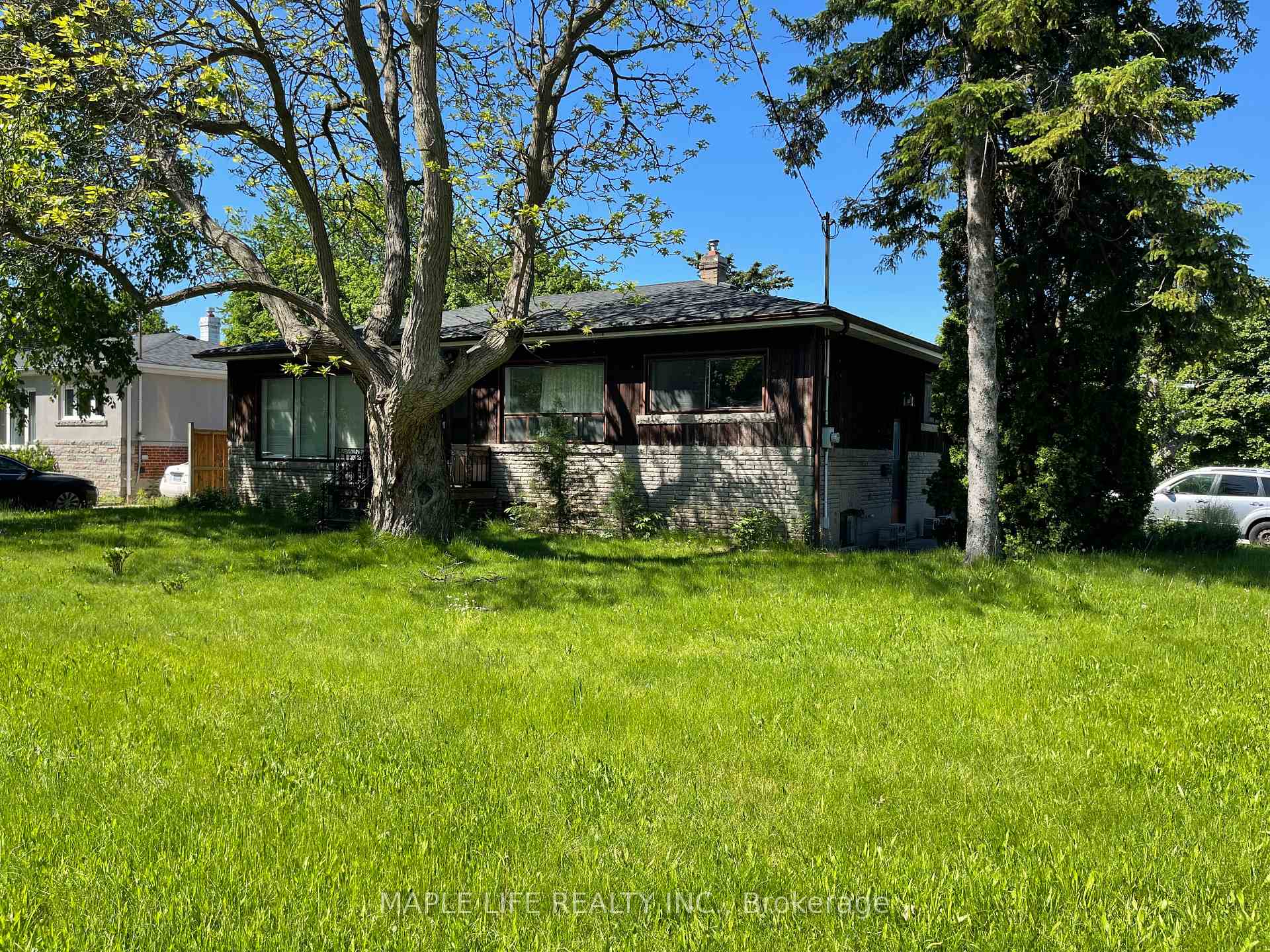 147 Earlton Road, Toronto, ON M1T 2R8