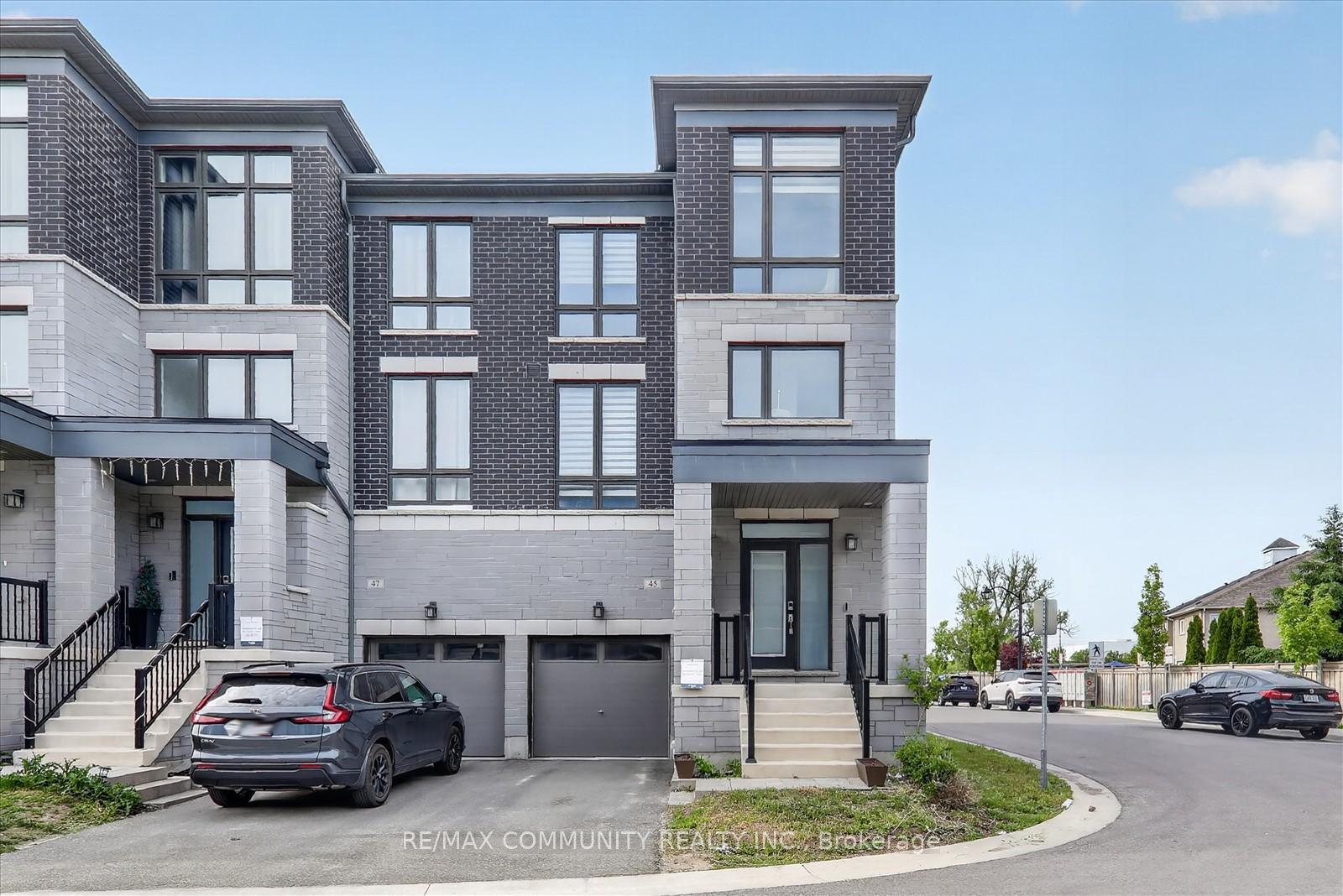 45 Douet Lane, Ajax, ON L1Z 0V4