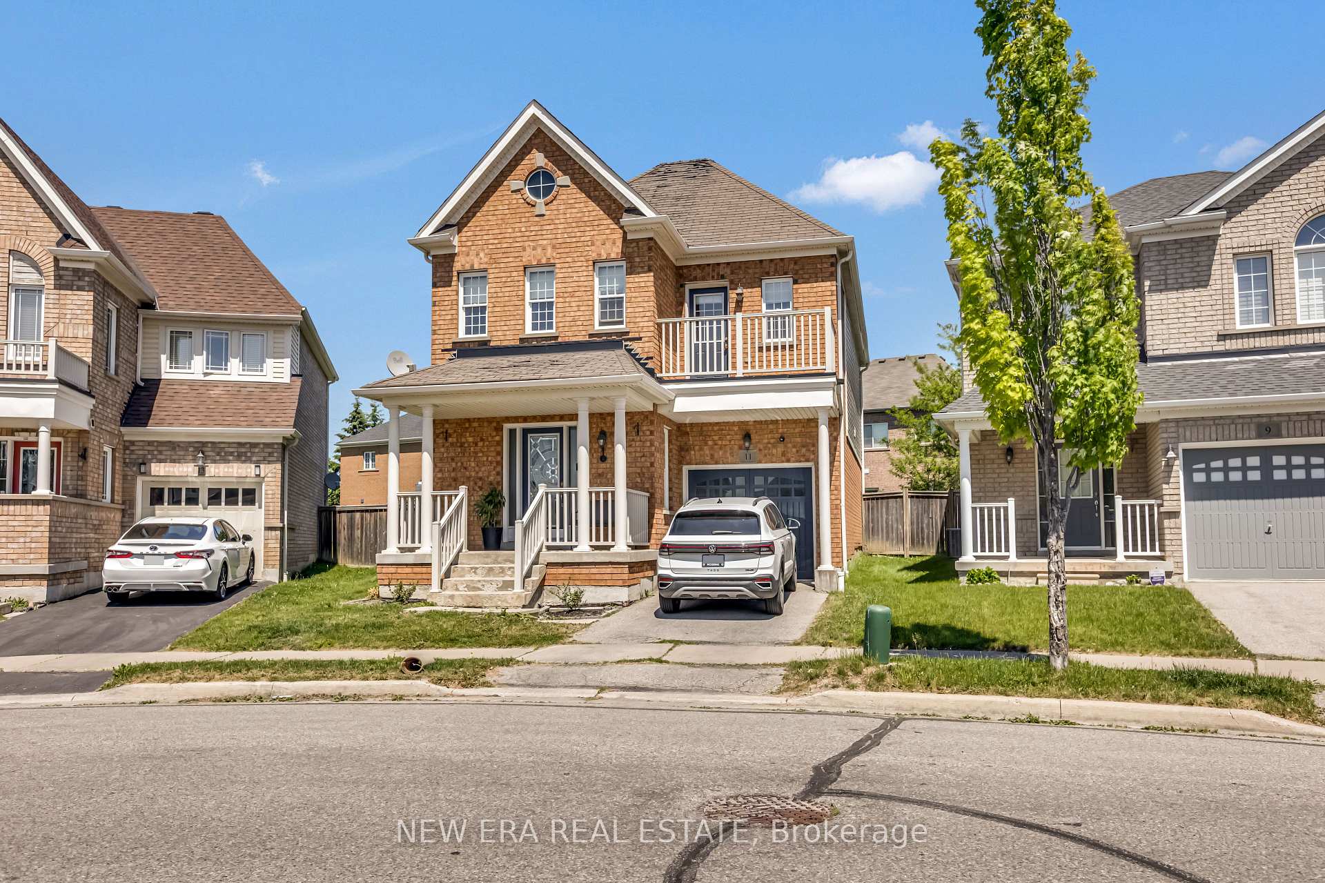 11 Warnford Circle, Ajax, ON L1T 0J6