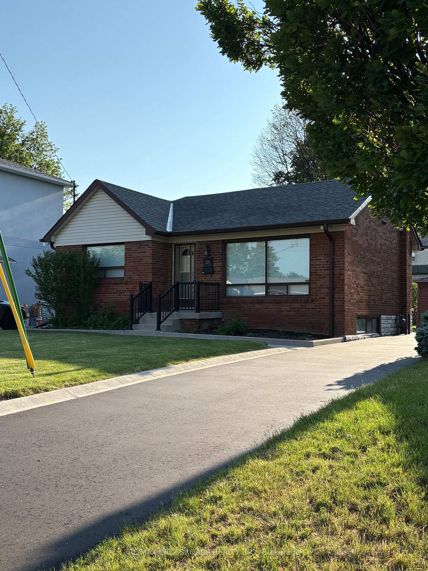 31 Robertsfield Crescent, Toronto, ON M1R 2X1