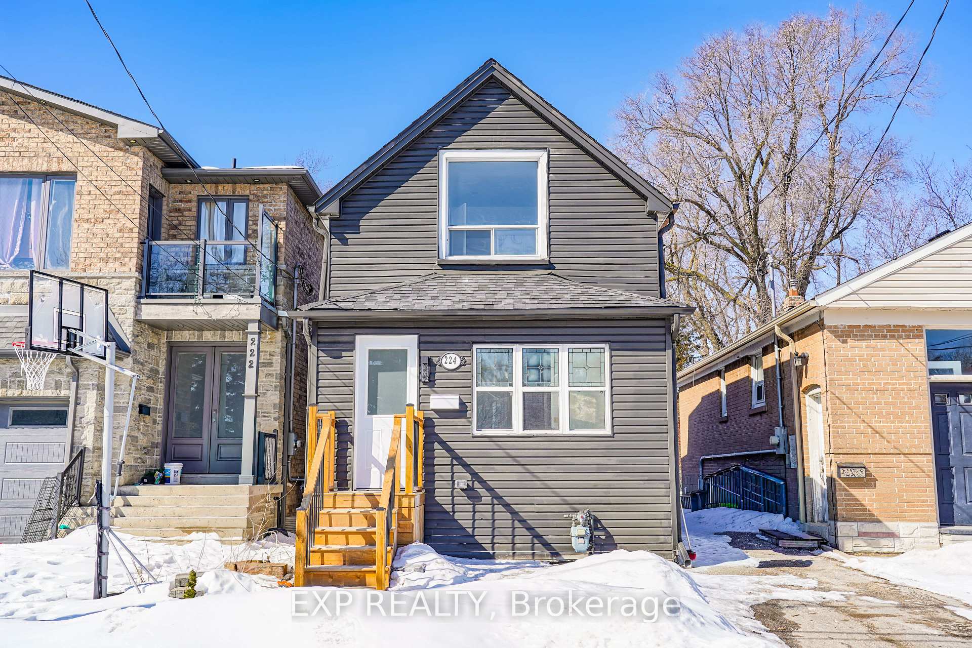 224 Aylesworth Avenue, Toronto, ON M1N 2J6