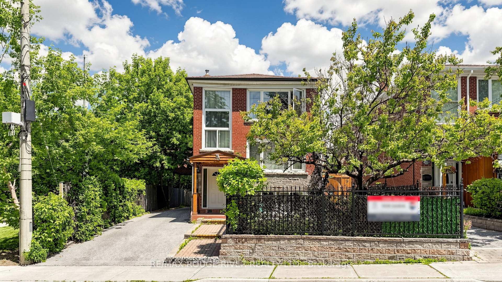 263 Oak Park Avenue, Toronto, ON M4C 4N4