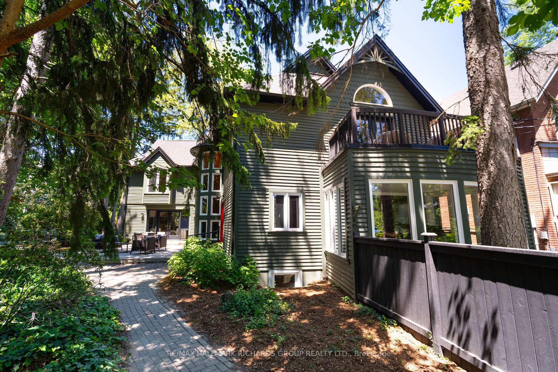 10 Springbank Avenue, Toronto, ON M1N 1G3