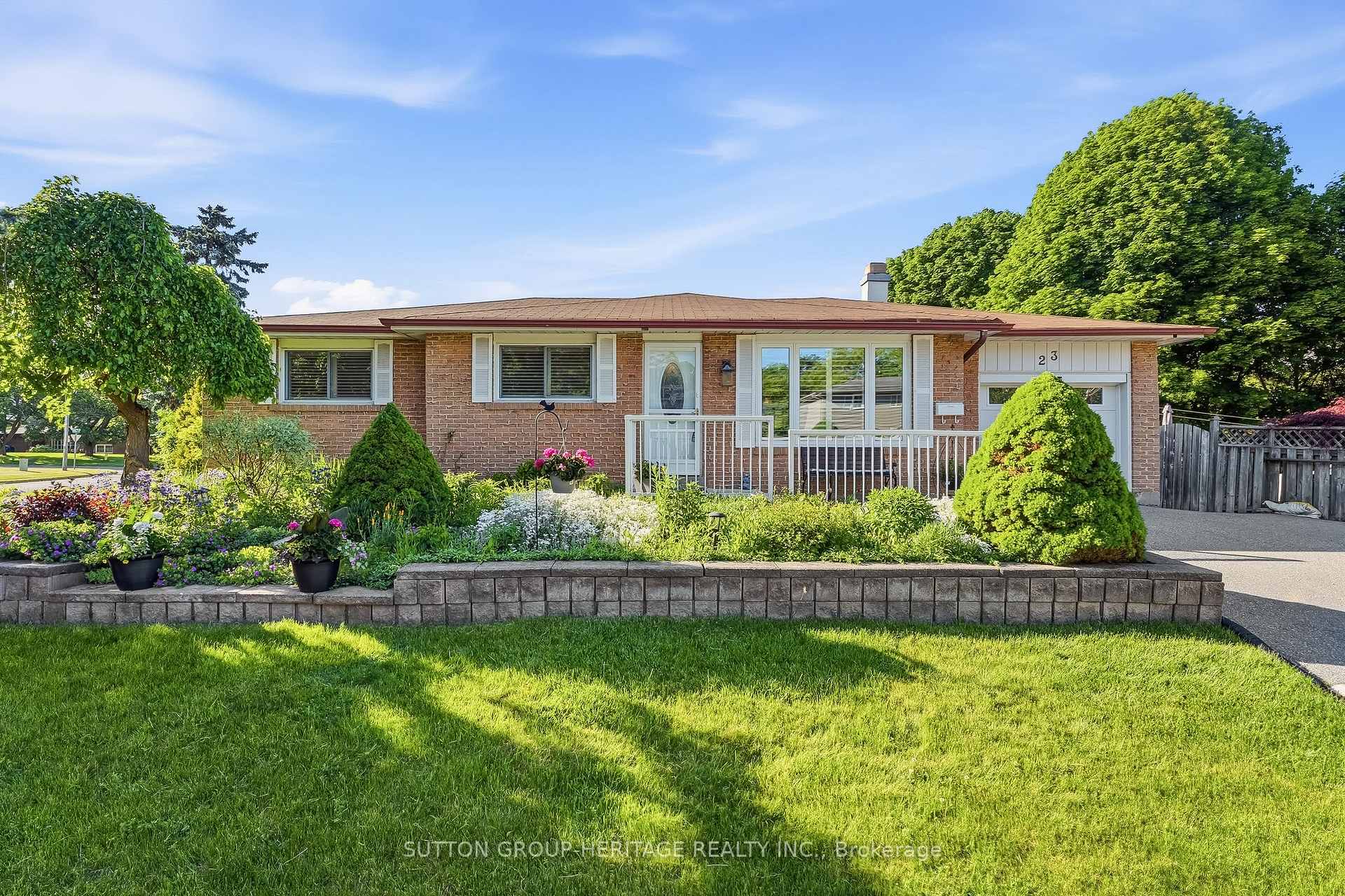23 Jacwin Drive, Ajax, ON L1S 6H6