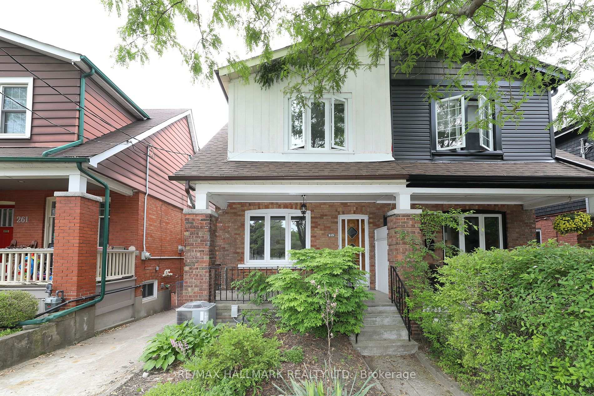 259 Wolverleigh Boulevard, Toronto, ON M4C 1S3