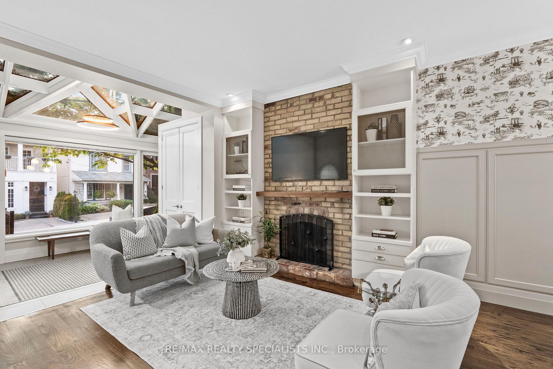 49 Wheeler Avenue, Toronto, ON M4L 3V3