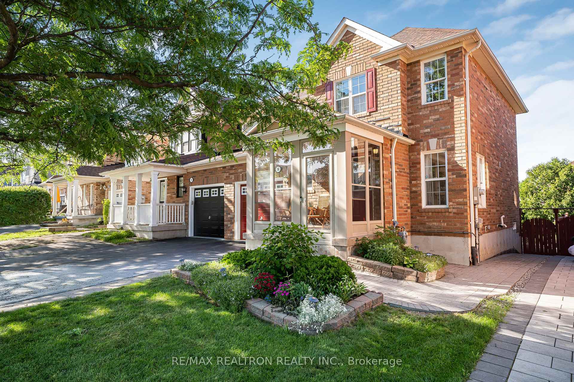 14 Pinoak Street, Toronto, ON M1X 1W6