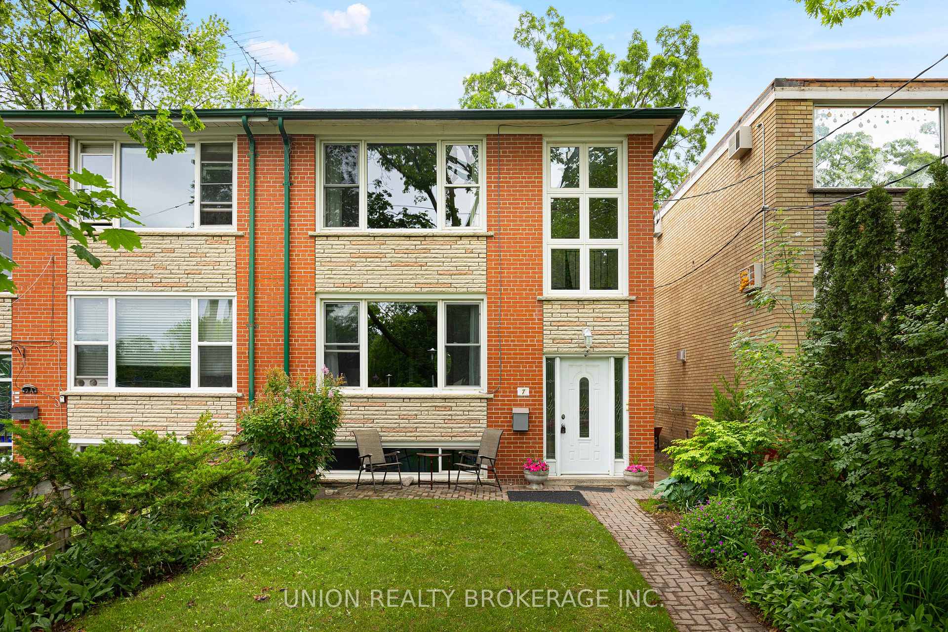 7 Norwood Road, Toronto, ON M4E 2R9