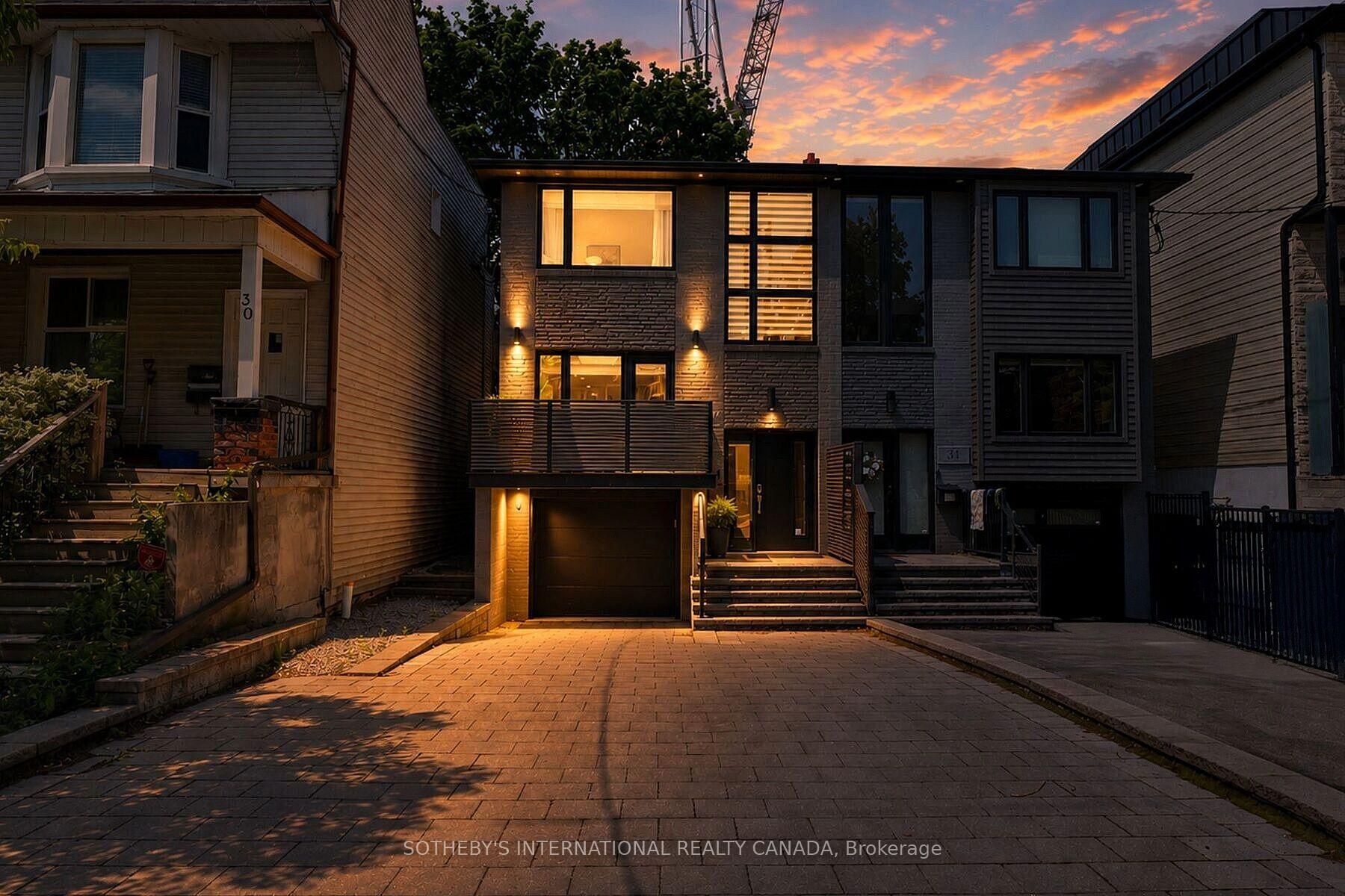 32 Eaton Avenue, Toronto, ON M4J 2Z5