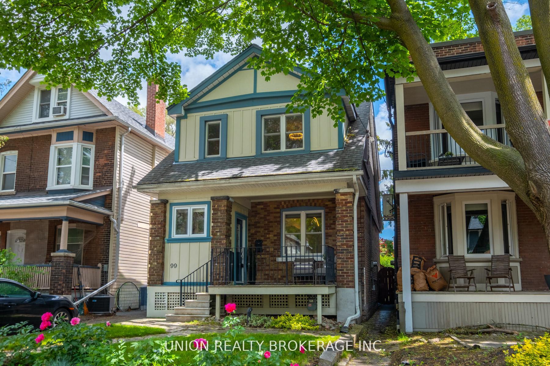 99 Hiawatha Road, Toronto, ON M4L 2X7