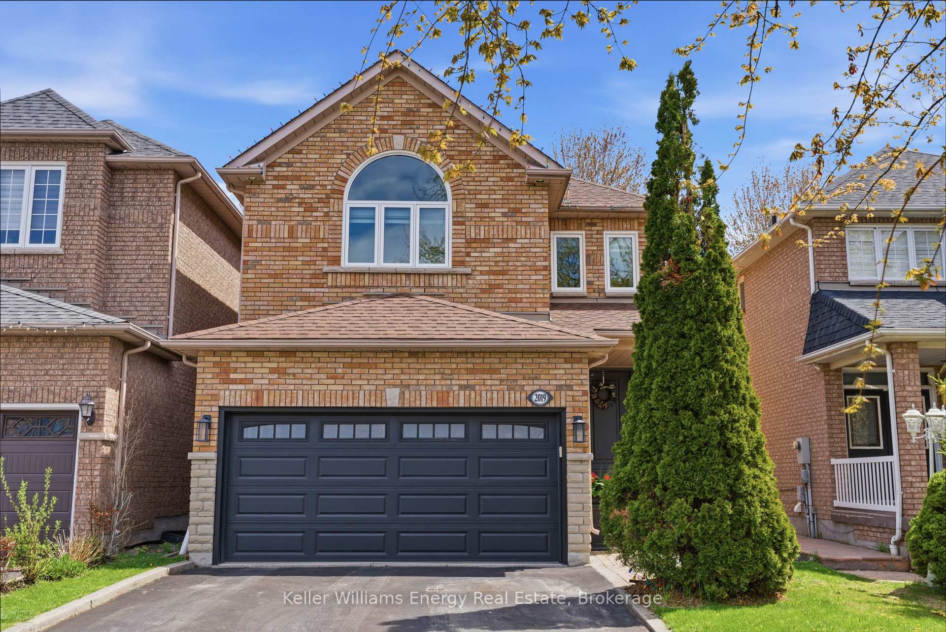 2019 Erin Gate Boulevard, Pickering, ON L1X 2V5