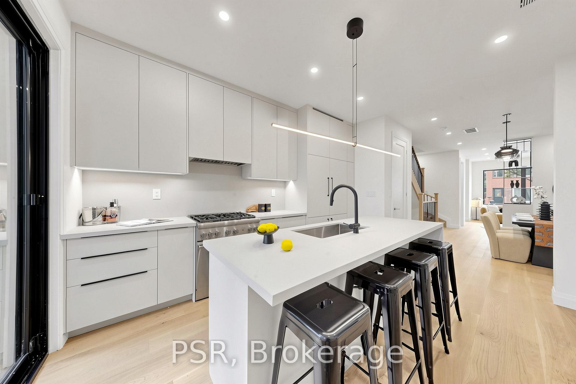 30 Winnifred Avenue, Toronto, ON M4M 2X3