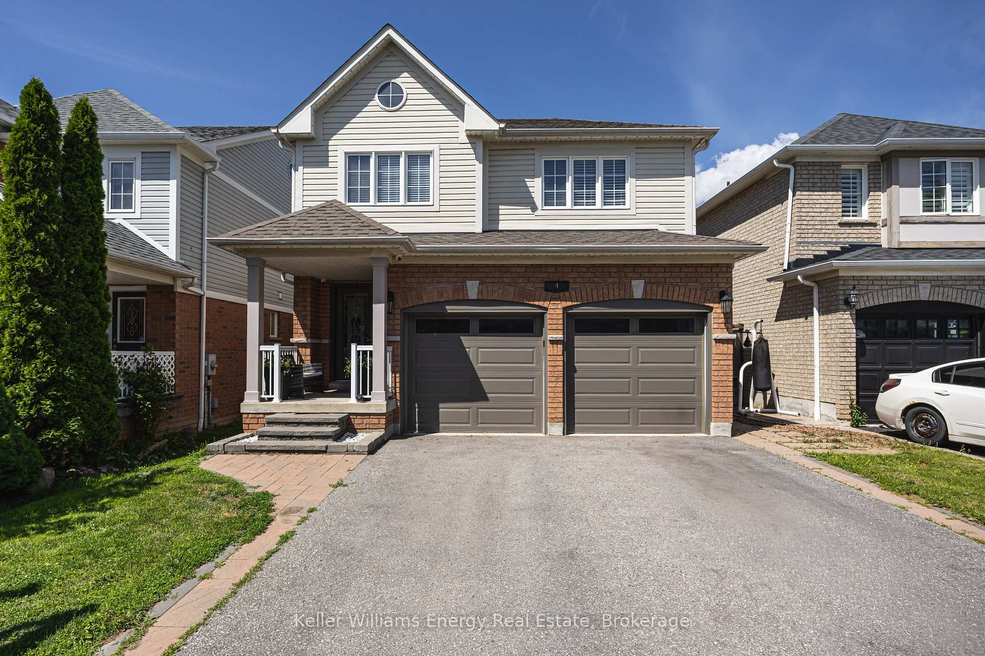 4 Holman Court, Whitby, ON L1P 1W9