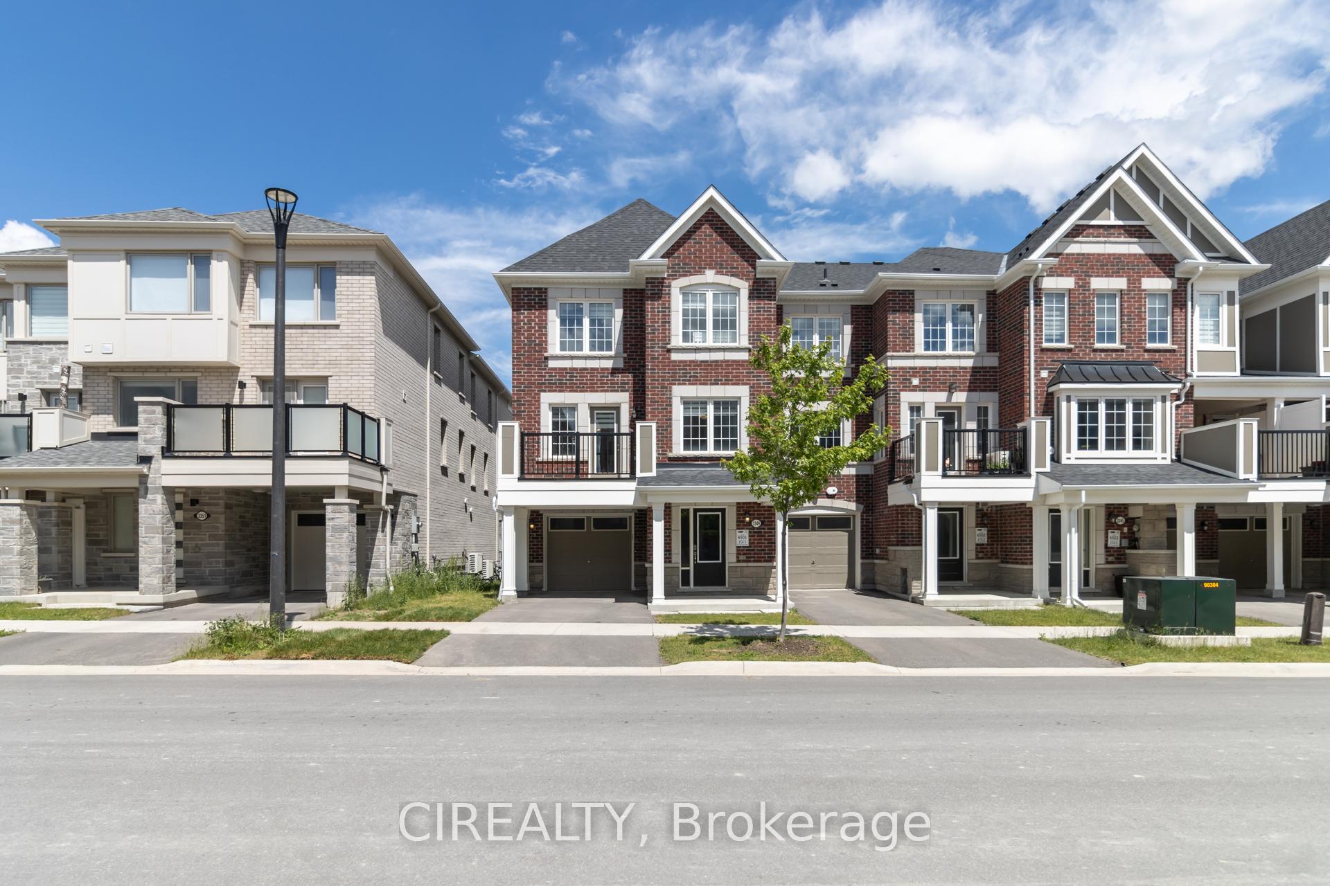 3349 Thunderbird Promenade, Pickering, ON L1X 0N1