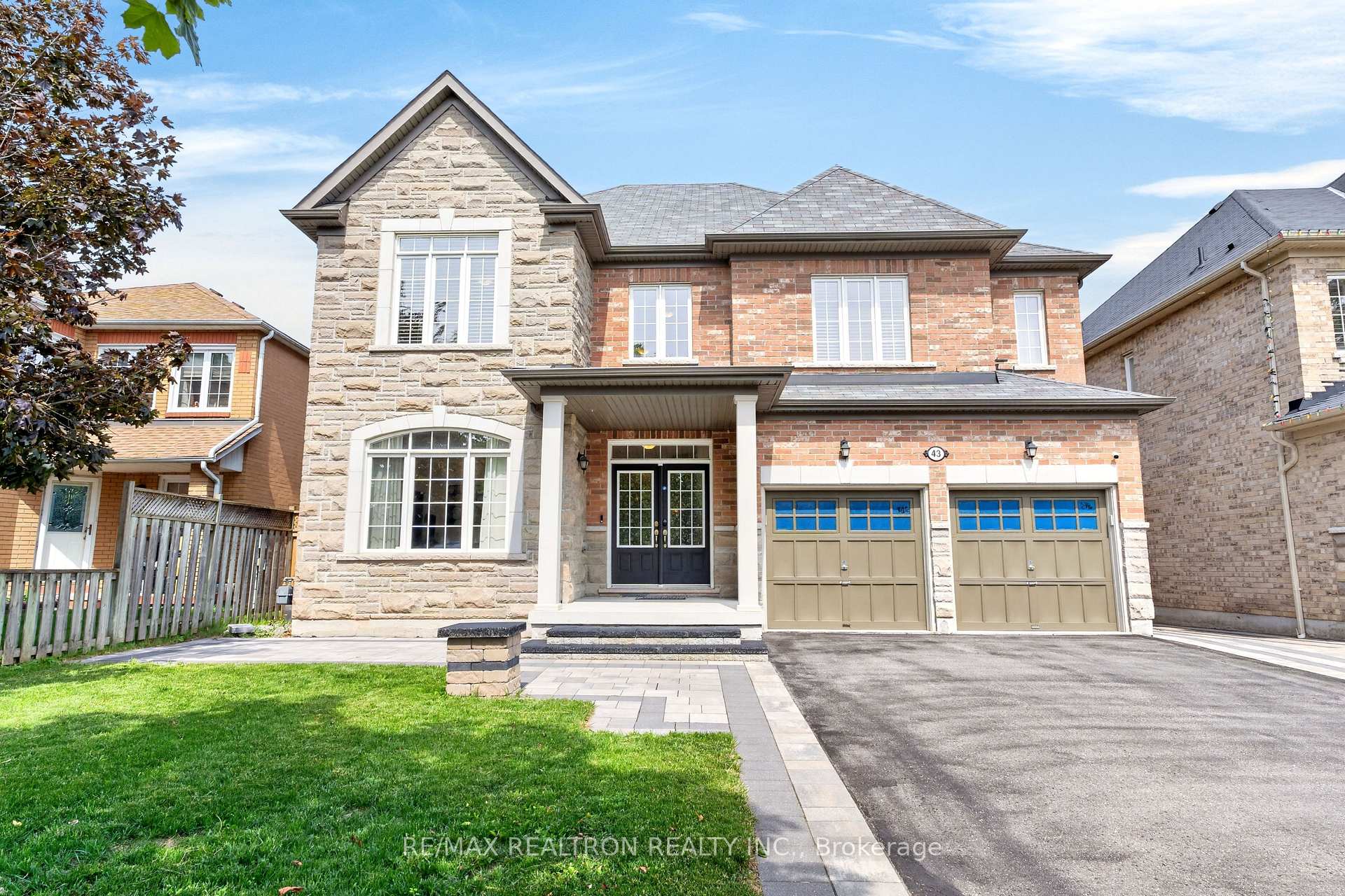 43 Keeble Crescent, Ajax, ON L1T 3R6