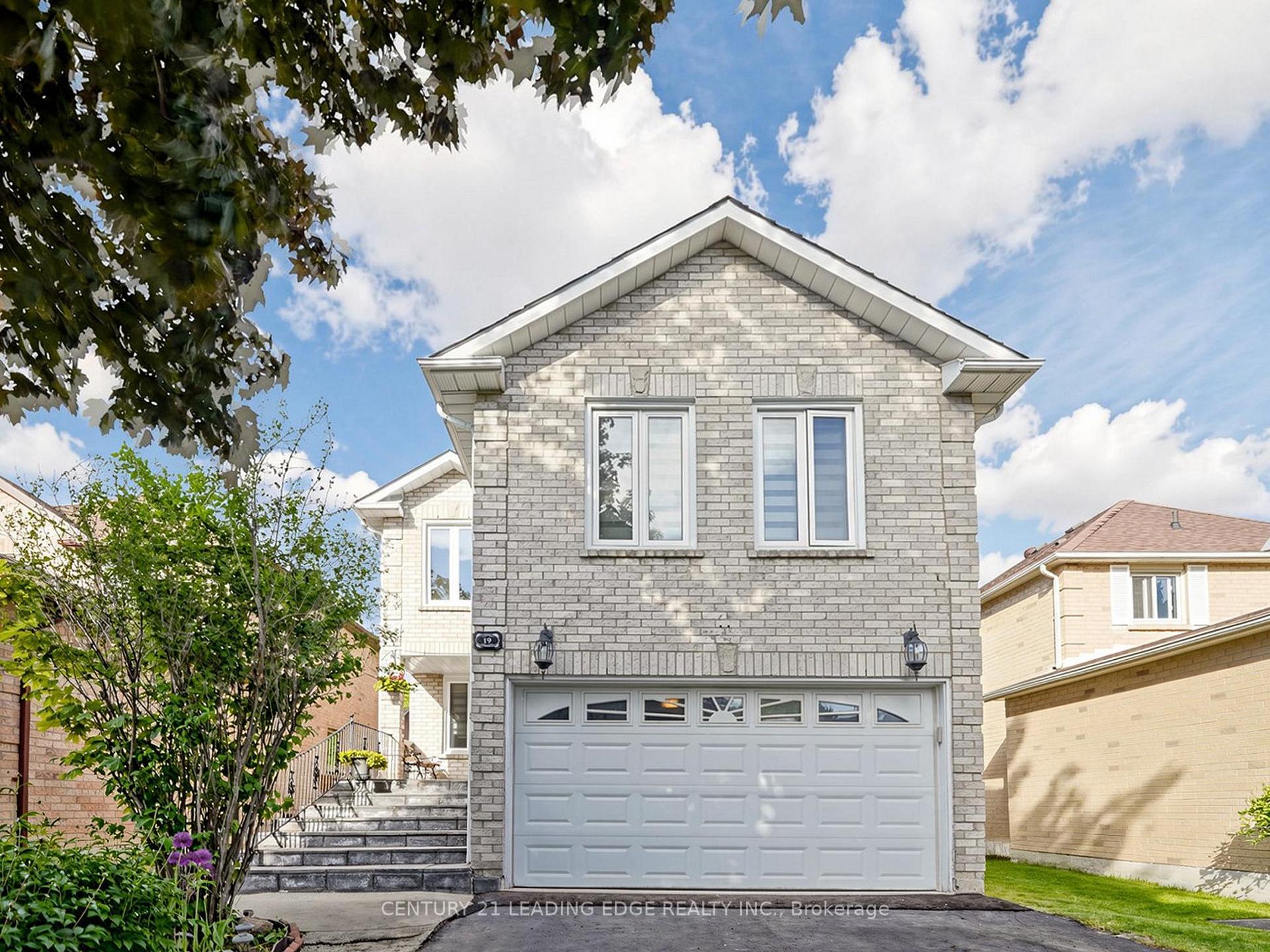 19 Deverill Crescent, Ajax, ON L1T 1S7