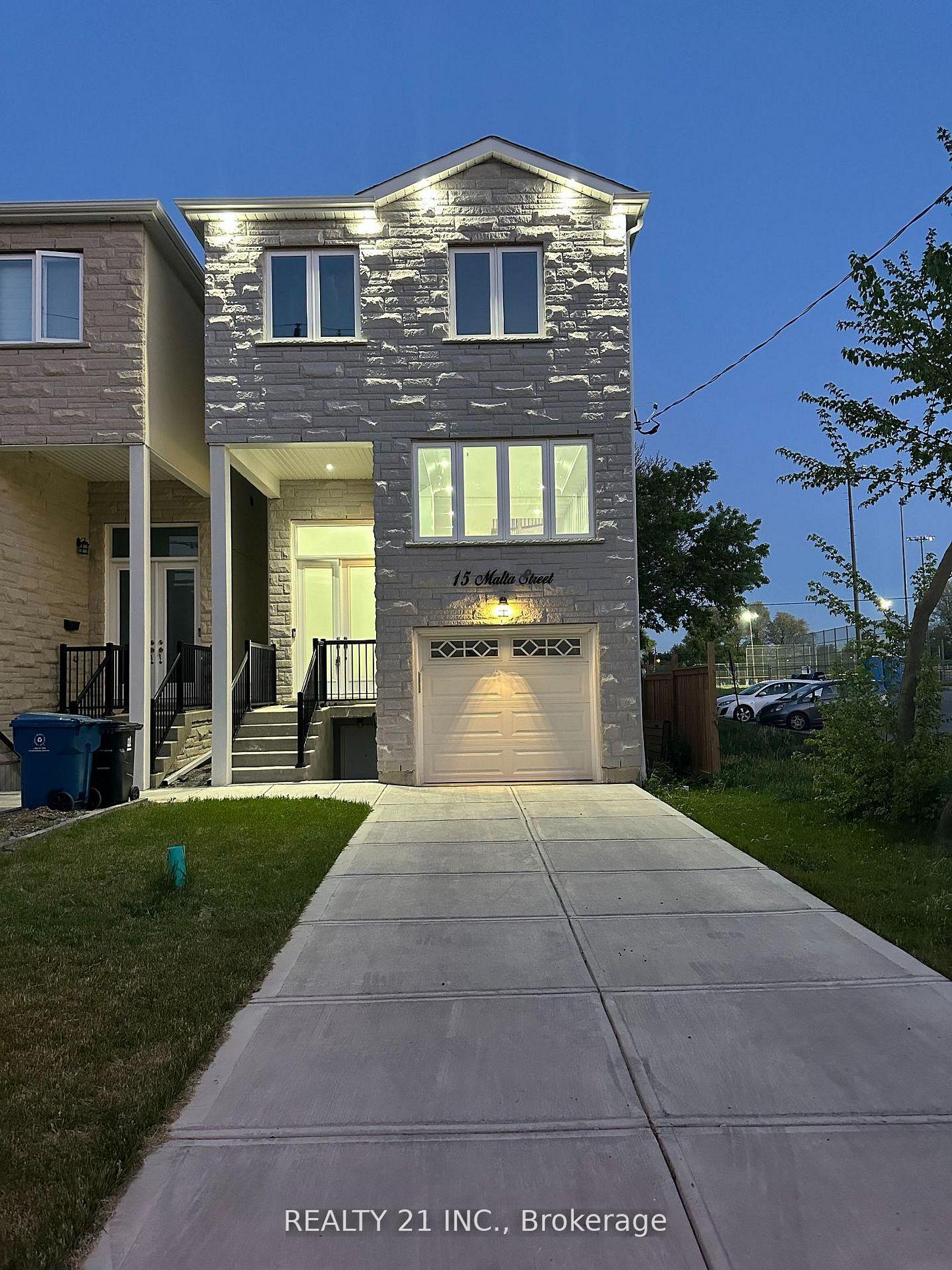 15 Malta Street, Toronto, ON M1N 2L2