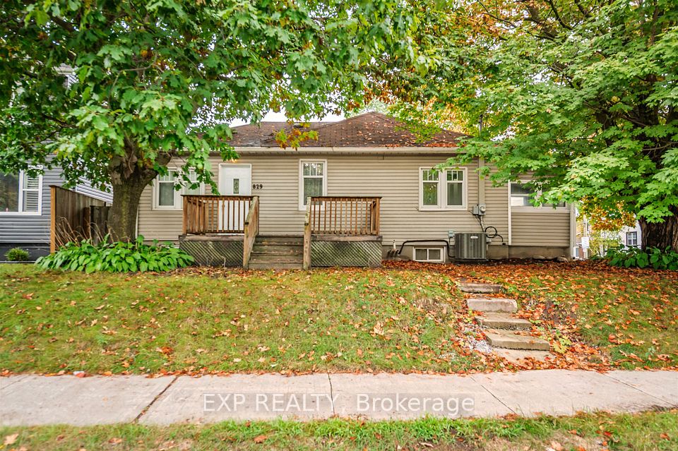 829 Athol Street, Whitby, ON L1N 4A1