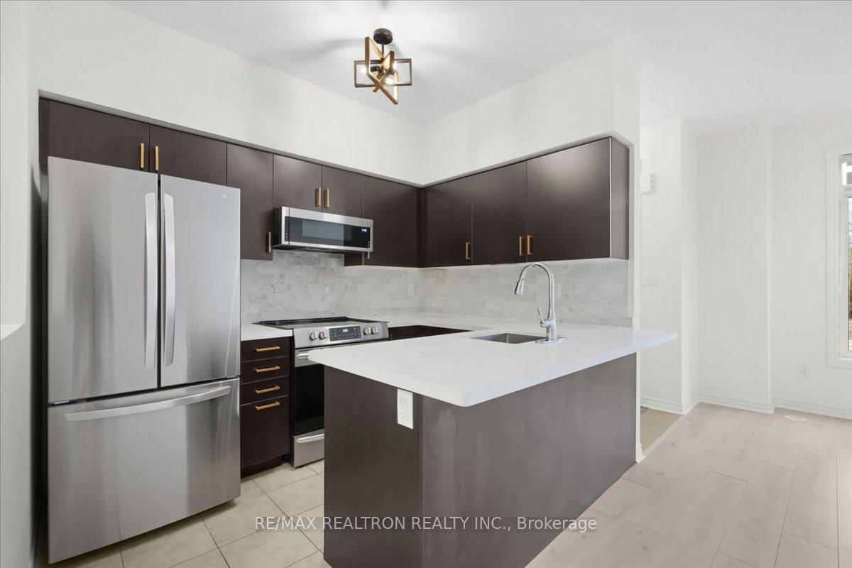8 Eaton Park Lane 17, Toronto, ON M1W 0A5