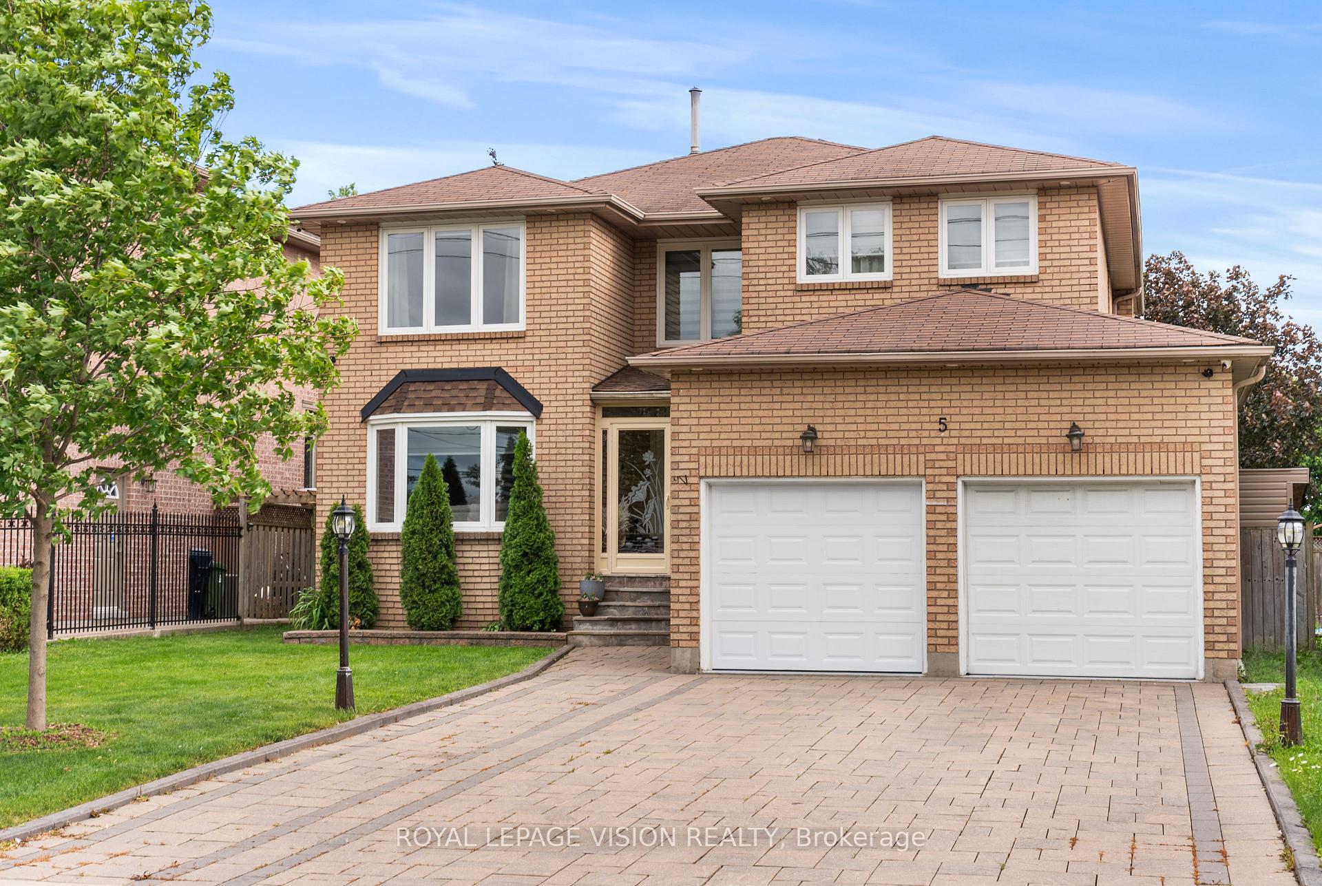 5 Anson Avenue, Toronto, ON M1M 1X2