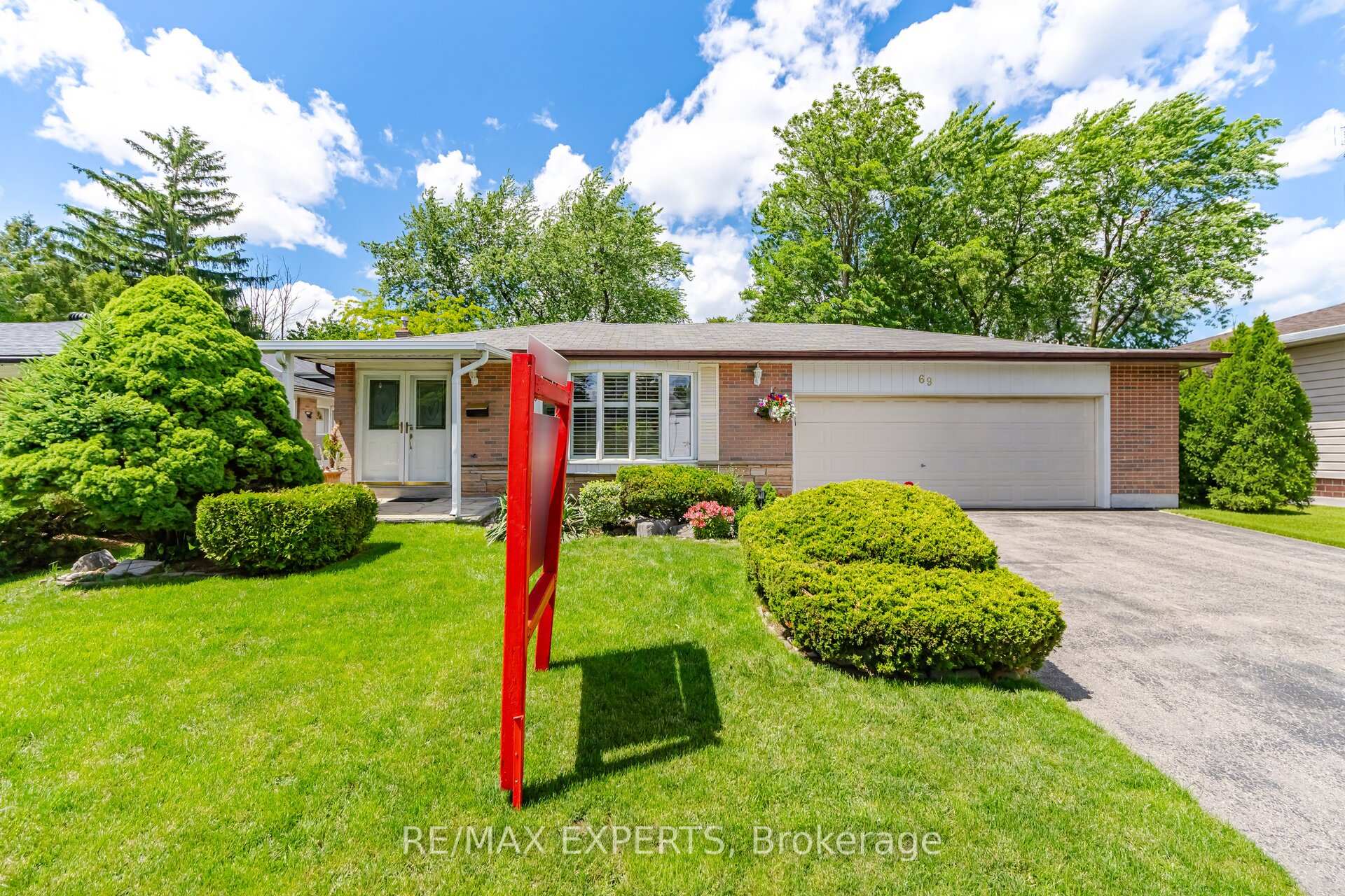 69 Oakmeadow Boulevard, Toronto, ON M1E 4G6
