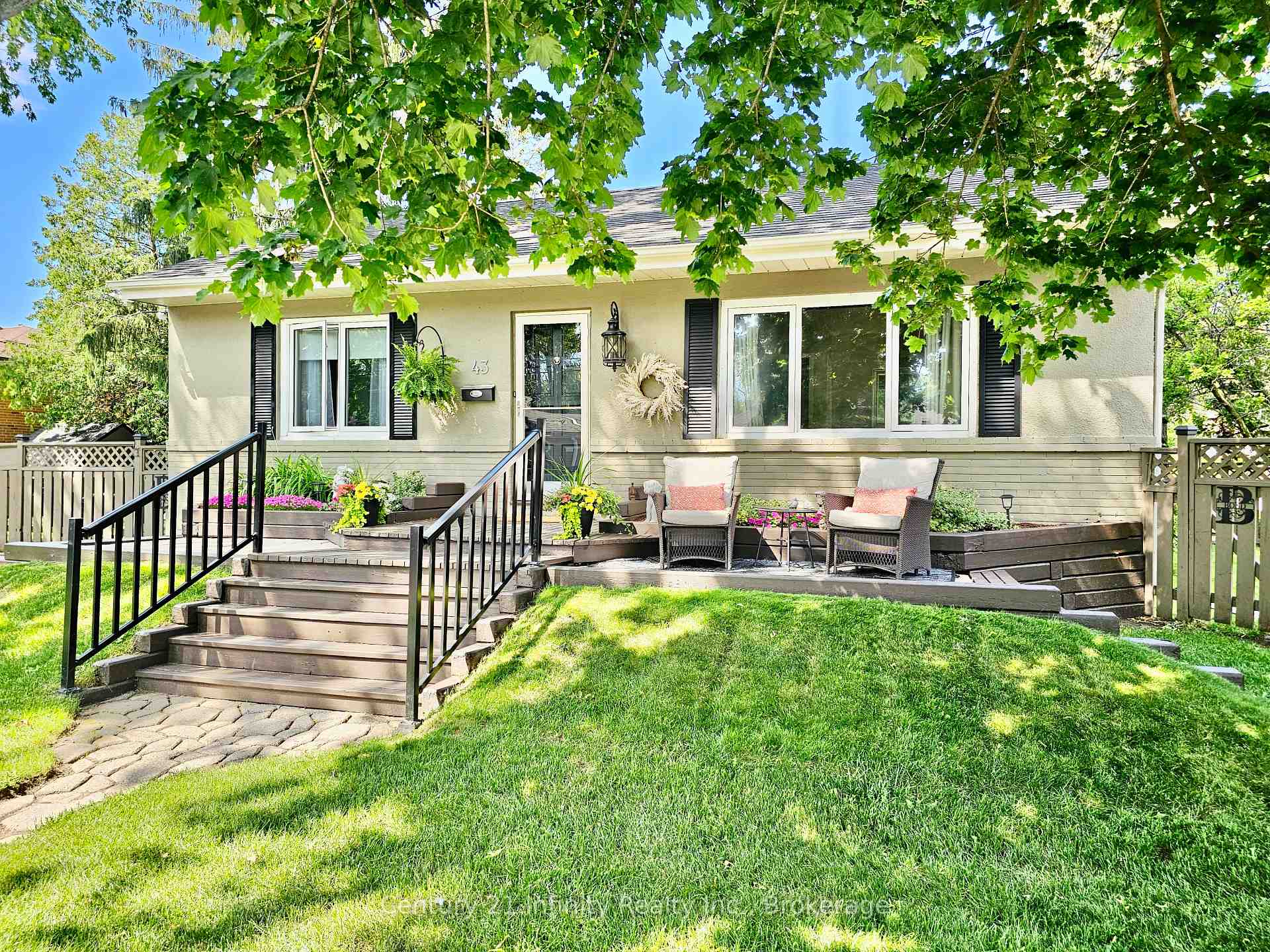 43 Colonial Avenue, Toronto, ON M1M 2C3