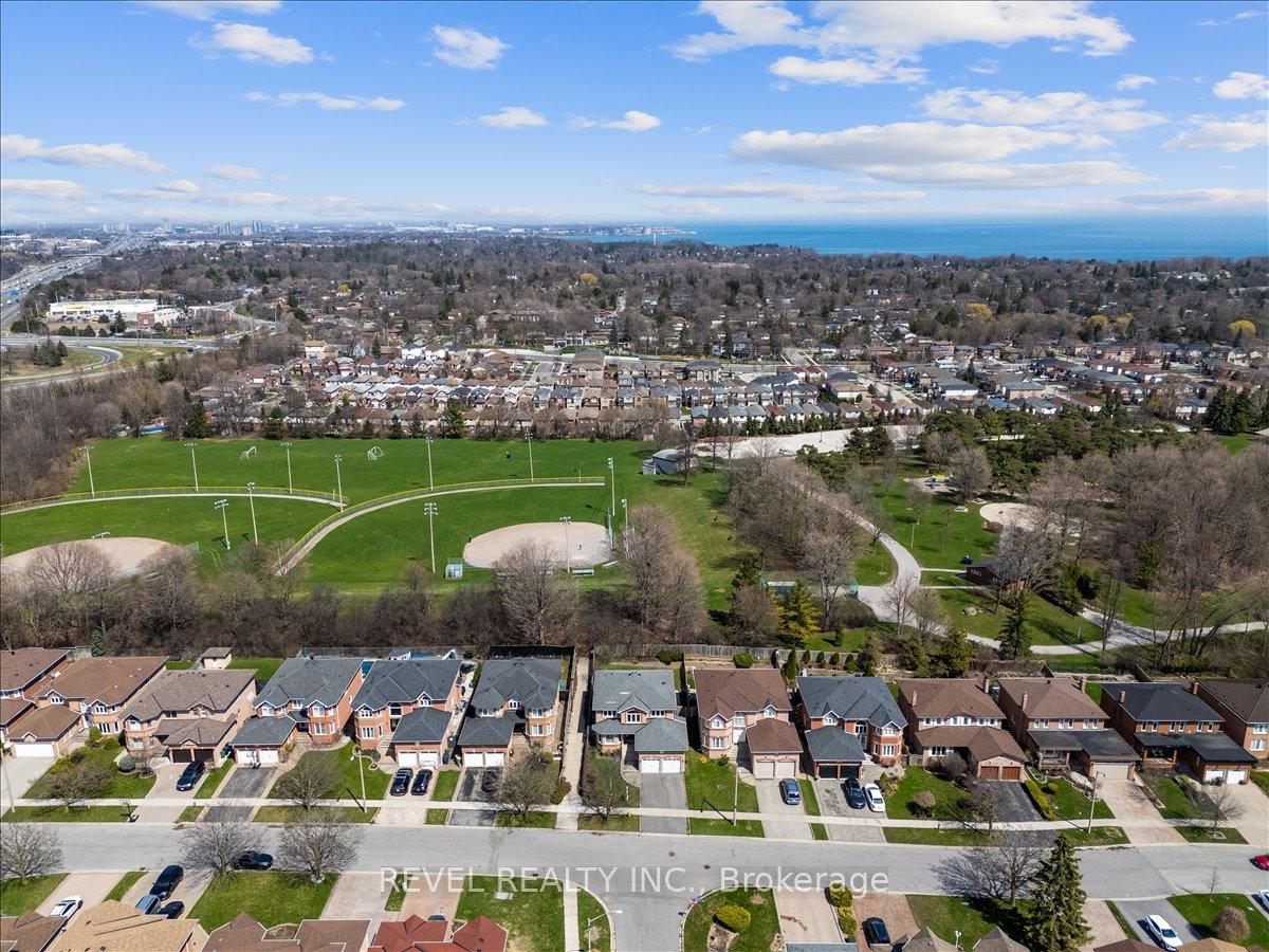 30 Linderwood Drive, Toronto, ON M1C 3P8