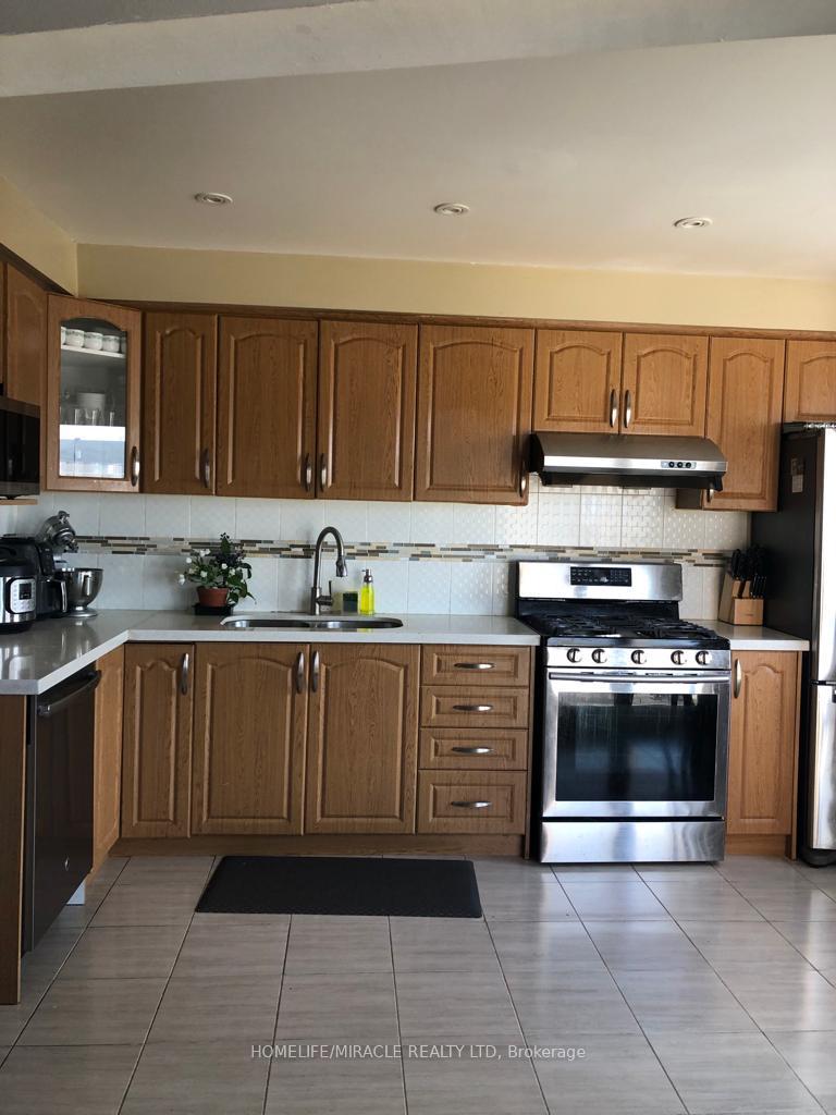 144 Robbinstone Drive, Toronto, ON M1B 2E7