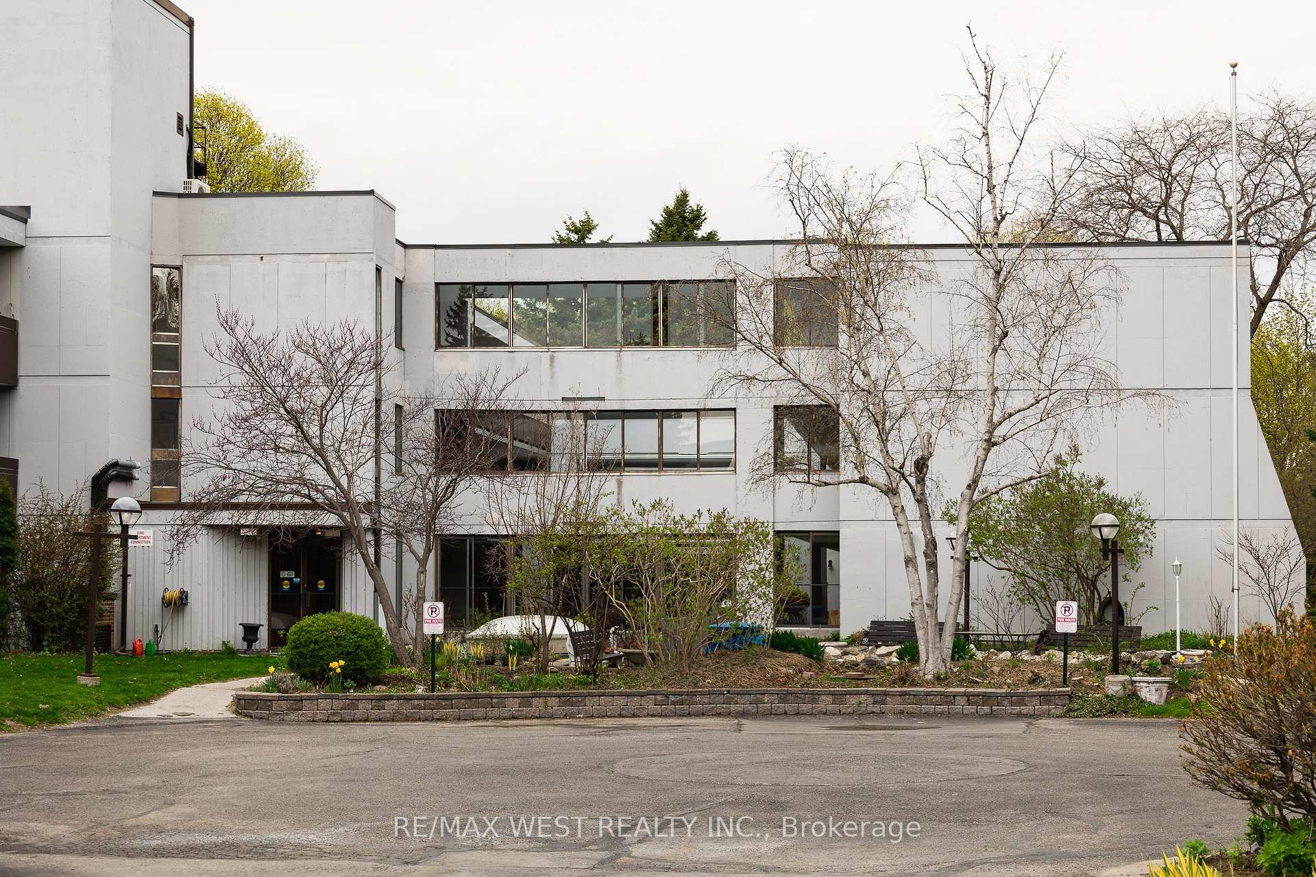 50 Old Kingston Road 1-202, Toronto, ON M1E 4Y1