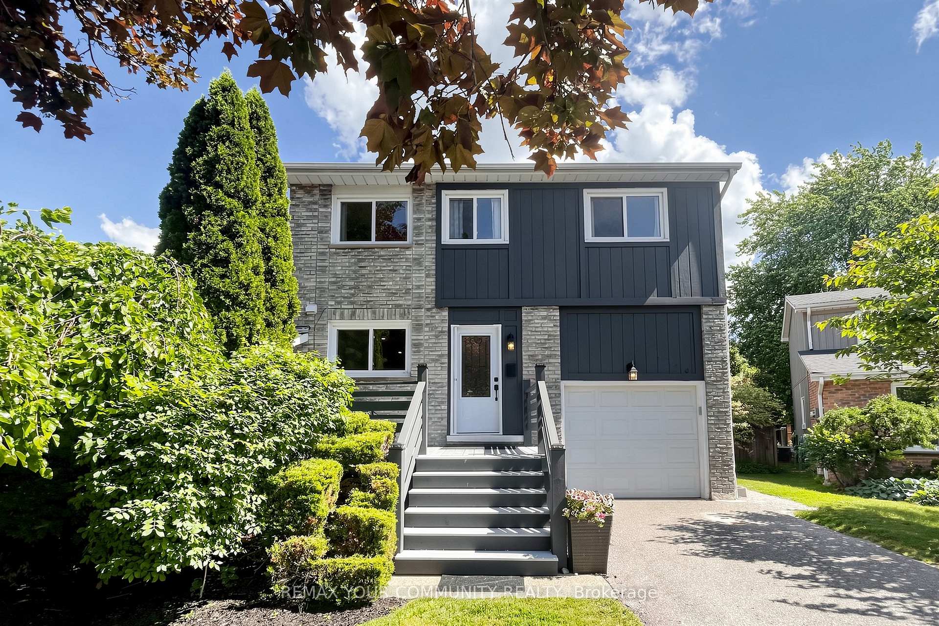 1746 Listowell Crescent, Pickering, ON L1V 2Y3