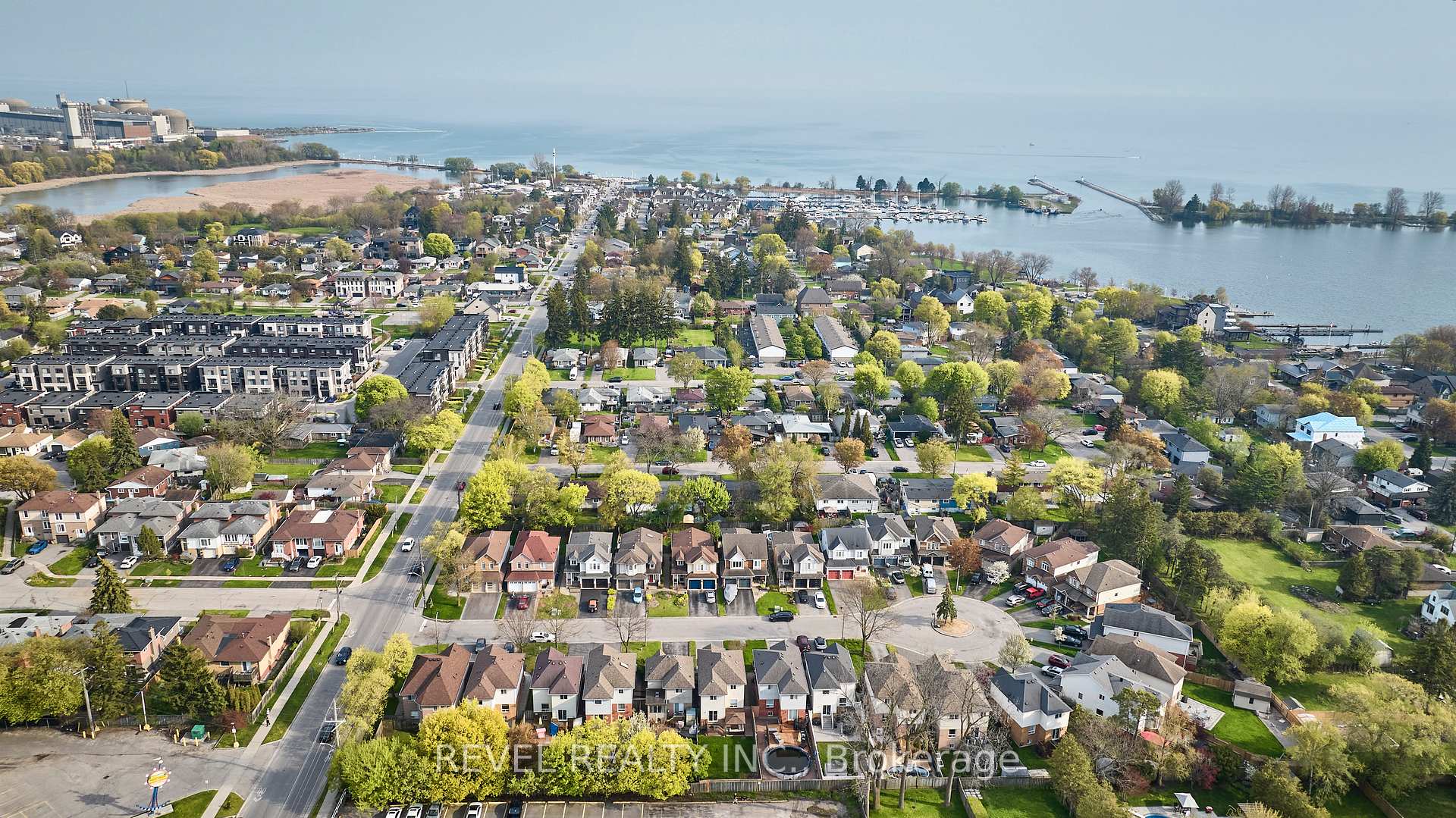 1218 Monica Cook Place, Pickering, ON L1W 4A4