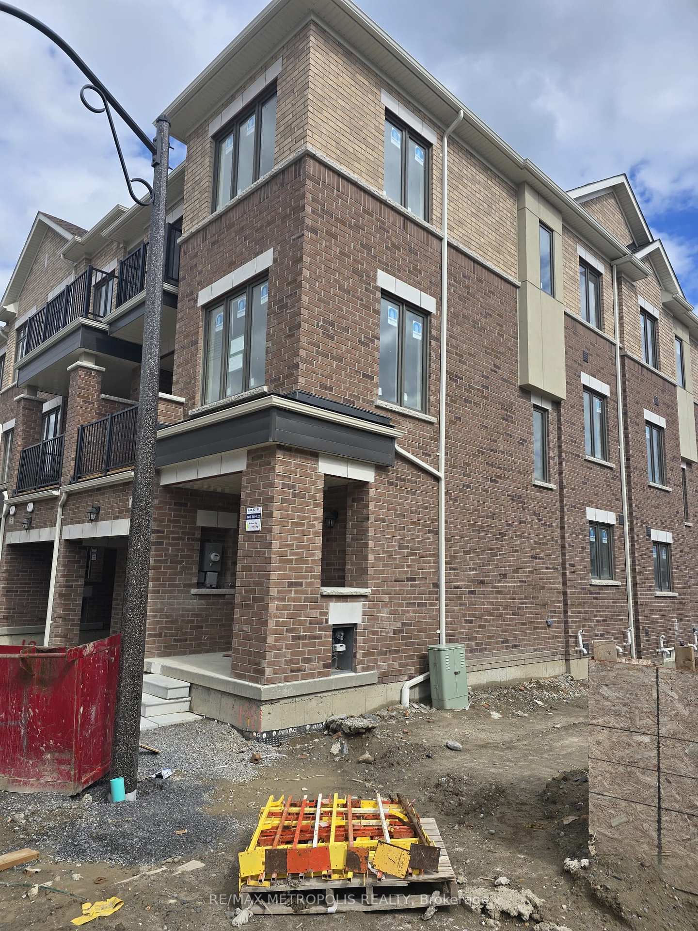 1 Radiance Way, Whitby, ON L1P 0S2