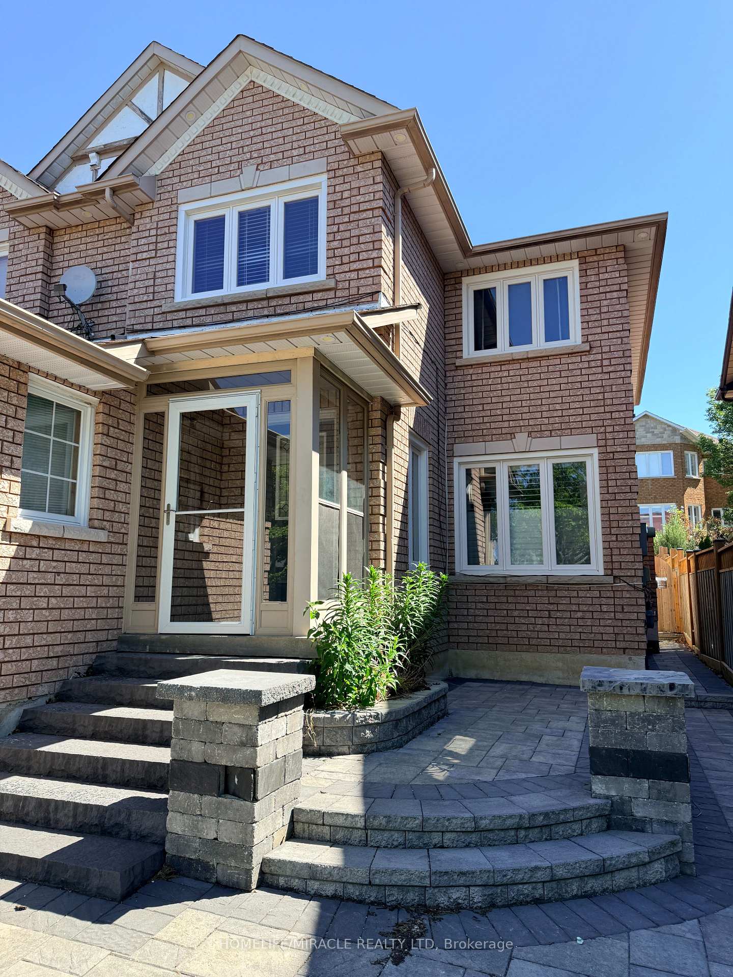 147 Elizabeth Street, Ajax, ON L1T 3Y4