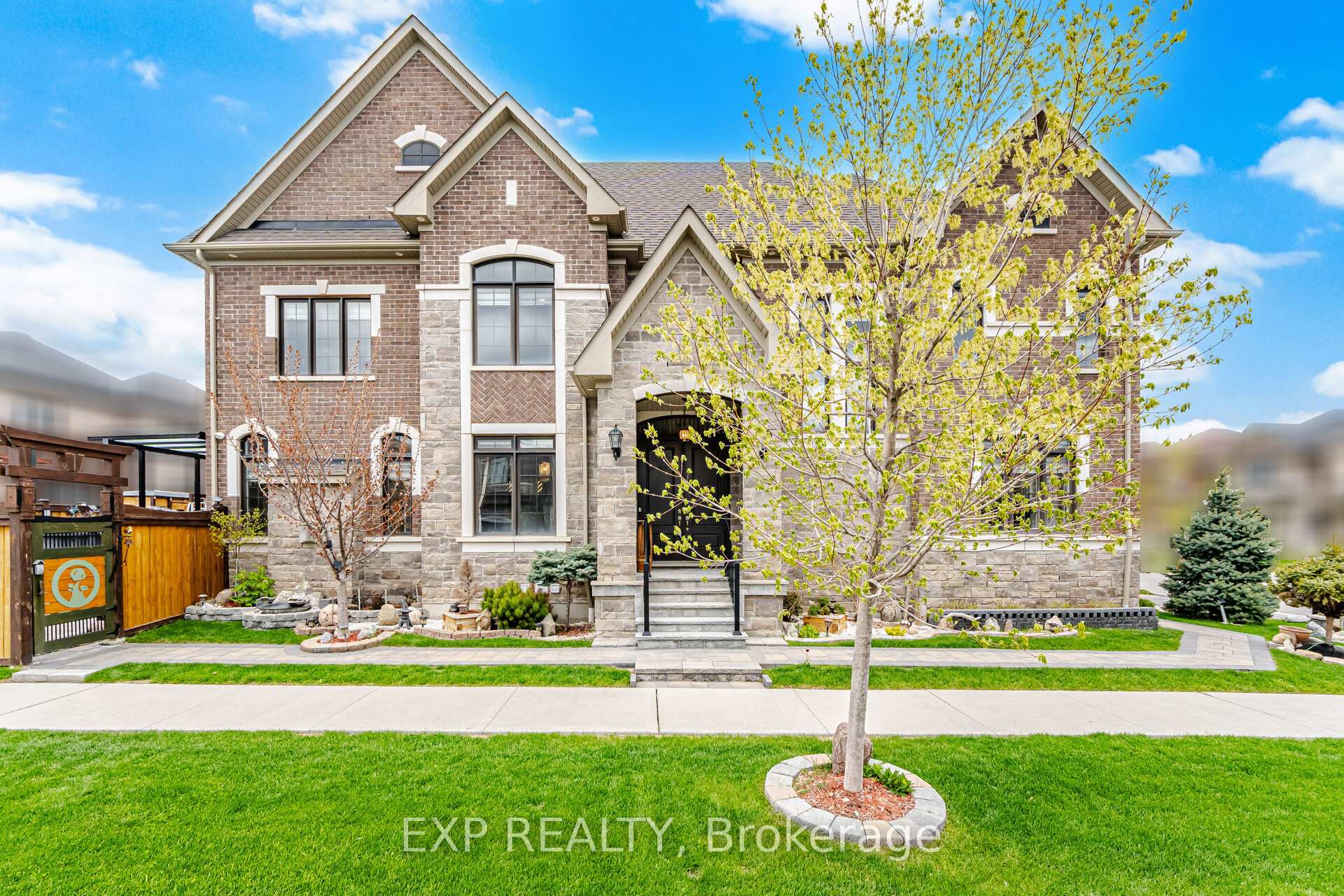 13 Arksey Street, Whitby, ON L1P 0G5