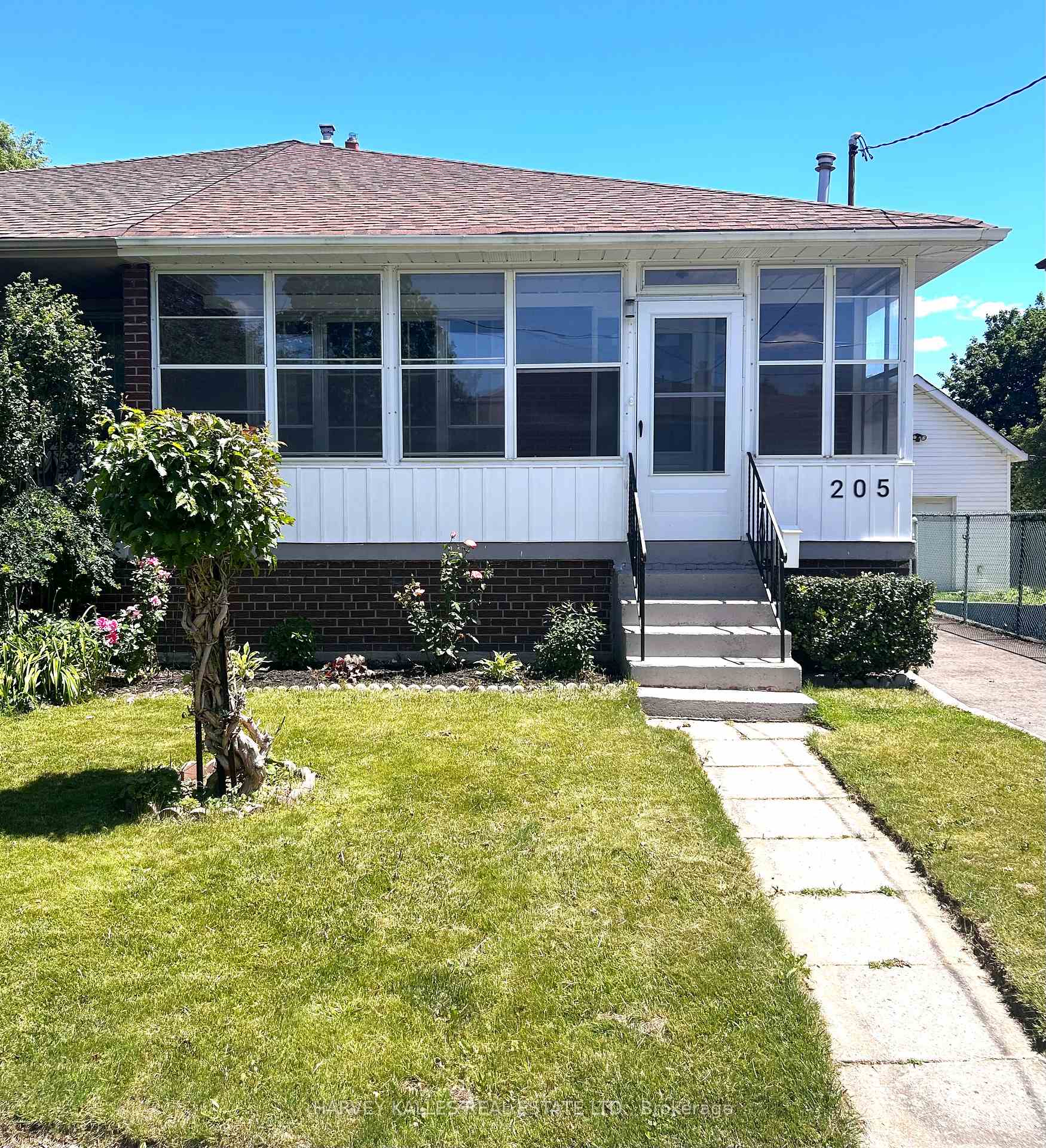 205 Vauxhall Drive, Toronto, ON M1P 1R6
