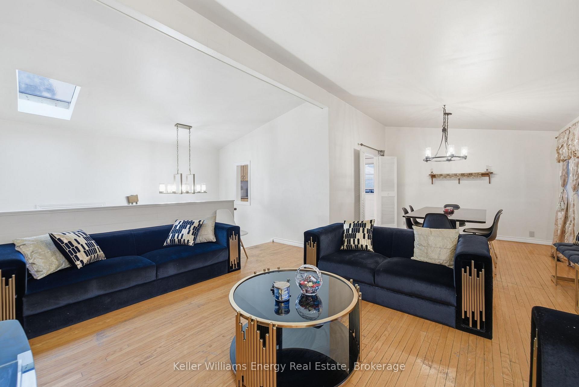 42 Oakley Boulevard, Toronto, ON M1P 3P4