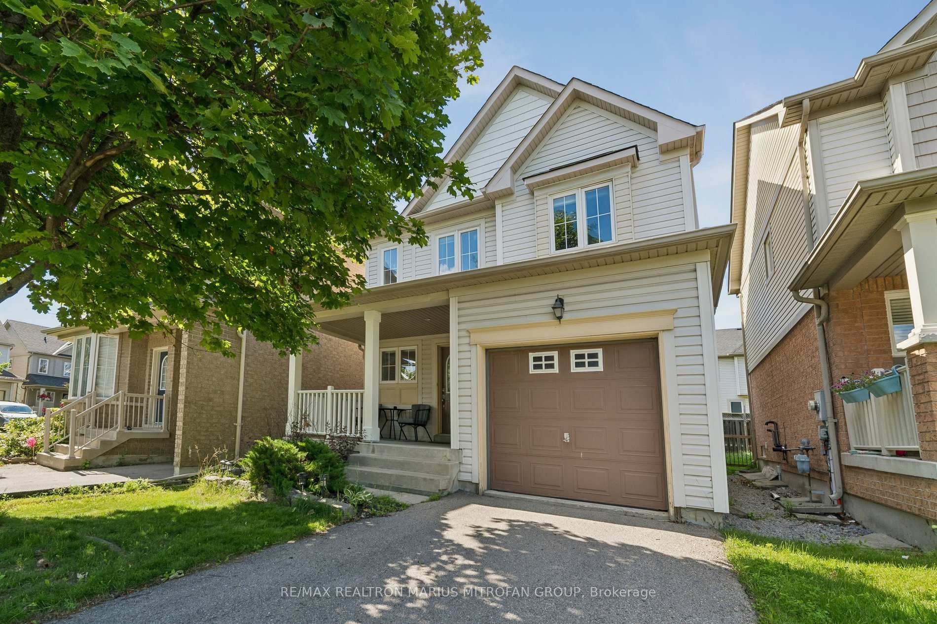 1962 Secretariat Place, Oshawa, ON L1L 1C7
