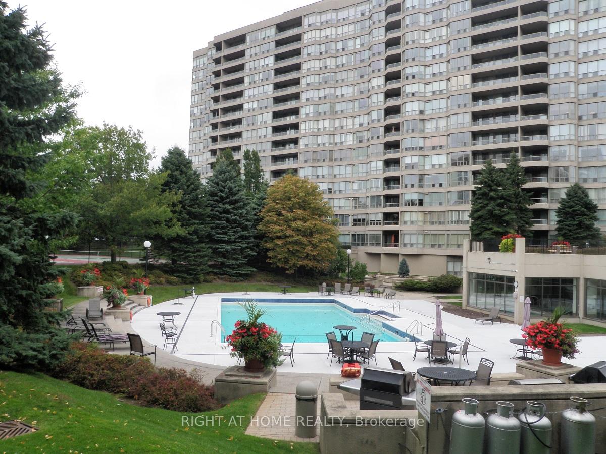 1880 Valley Farm Road 226, Pickering, ON L1V 6B3