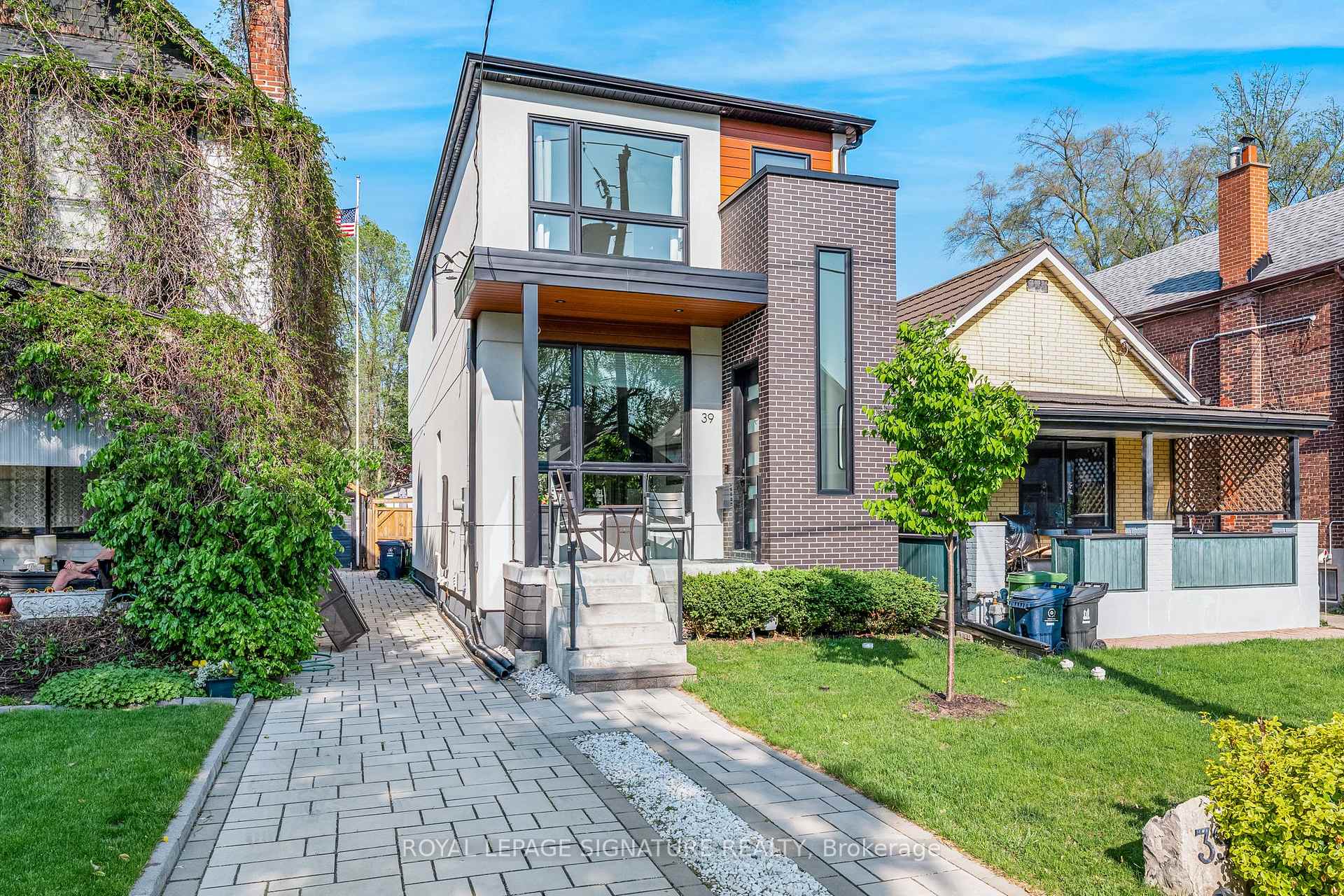 39 Coleridge Avenue, Toronto, ON M4C 4H4