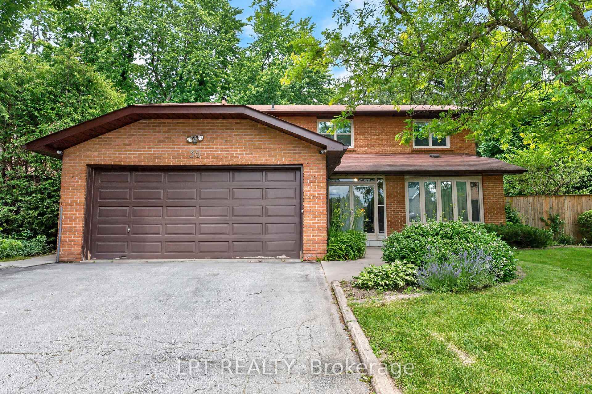 35 Kilchurn Castle Drive, Toronto, ON M1T 2W3